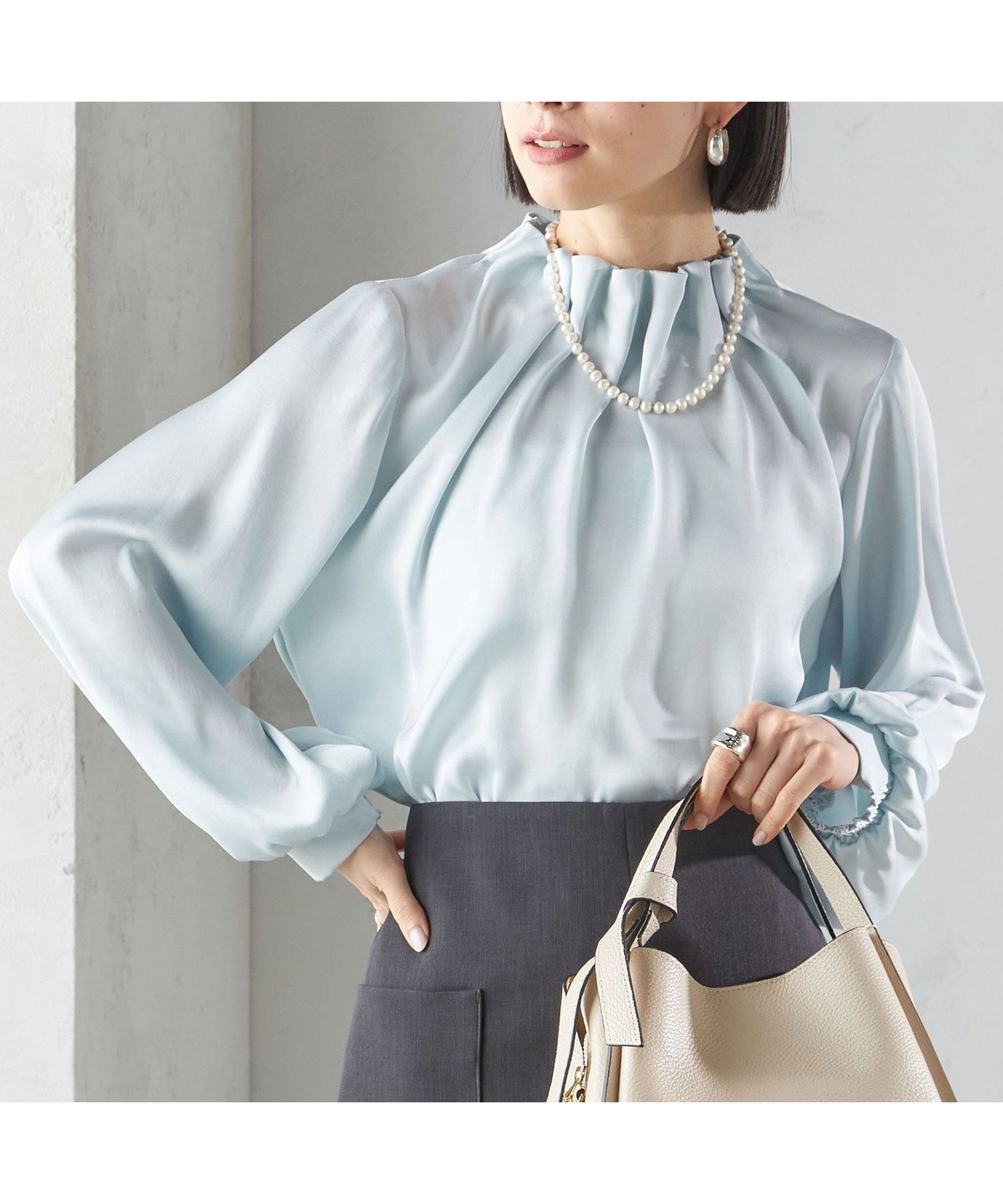 【シップス フォー ウィメン/SHIPS】の手洗い可能 ヴィンテージ サテン ネック ギャザー ブラウス インテリア・キッズ・メンズ・レディースファッション・服の通販 founy(ファニー) ファッション Fashion レディースファッション Fashion for Women トップス・カットソー Cut & Sew Tops シャツ・ブラウス・オフィスカジュアル Elegant Blouses & Button-Ups インナー Innerwear エアリー Airy Texture ヴィンテージ Vintage Style カフス Cuff Design ギャザー Gathered, Ruffled サテン Satin, Glossy Fabric シャーリング Shirring, Ruched シンプル Simple, Minimal ジャケット Jacket, Outerwear ボトム Bottoms, Lower Wear ポケット Pocket, Pocket Detail リラックス Relax, Relaxed Fit おすすめ Recommended / Our Picks 2025年 2025 2025-2026秋冬・A/W Autumn/Winter 2025–26 AW25–26 ライトブルー|ID: prp329100004785850 ipo3291000000034779646