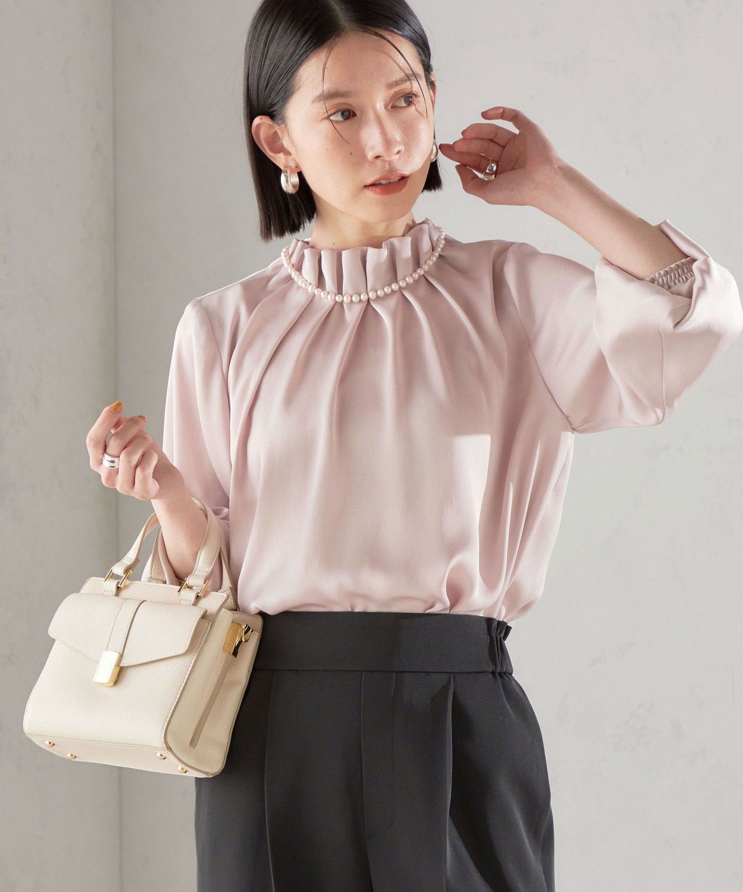 【シップス フォー ウィメン/SHIPS】の【一部WEB限定】 手洗い可能 ヴィンテージ サテン ネック ギャザー ブラウス インテリア・キッズ・メンズ・レディースファッション・服の通販 founy(ファニー) 　ファッション　Fashion　レディースファッション　Fashion for Women　トップス・カットソー　Cut & Sew Tops　シャツ・ブラウス・オフィスカジュアル　Elegant Blouses & Button-Ups　インナー　Innerwear　エアリー　Airy Texture　ヴィンテージ　Vintage Style　カフス　Cuff Design　ギャザー　Gathered, Ruffled　サテン　Satin, Glossy Fabric　シャーリング　Shirring, Ruched　シンプル　Simple, Minimal　ジャケット　Jacket, Outerwear　ボトム　Bottoms, Lower Wear　ポケット　Pocket, Pocket Detail　リラックス　Relax, Relaxed Fit　おすすめ　Recommended / Our Picks　2026年　2026　ピンク|ID: prp329100004785850 ipo3291000000036294552