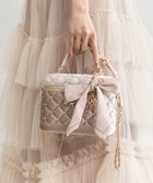 【ランダ/RANDA】の2WAY リボンチャームキルティングバニティバッグ 人気、トレンドファッション・服の通販 founy(ファニー) ファッション Fashion レディースファッション Fashion for Women バッグ Bags キルティング Quilted, Quilting ショルダー Shoulder, Shoulder Strap スカーフ Scarf, Neckwear チャーム Charm, Pendant ハンカチ Handkerchief, Hanky ビジュー Bijou, Jewel-like Accent ベロア Velour, Soft Velvet ポケット Pocket, Pocket Detail ポーチ Pouch, Small Case リップ Lip, Lip Motif リボン Ribbon, Bow エレガント 上品 Elegant 財布 Wallet, Purse thumbnail PINK|ID: prp329100004785858 ipo3291000000034803333