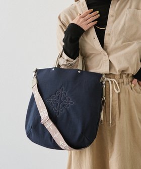 【ラシット/russet】のナイロン 2WAYトートバッグ 人気、トレンドファッション・服の通販 founy(ファニー) ファッション Fashion レディースファッション Fashion for Women バッグ Bags エレガント 上品 Elegant ショルダー Shoulder, Shoulder Strap シルバー Silver, Metallic Silver シンプル Simple, Minimal 定番 Standard, Basic Item 人気 Popular, Best Seller バランス Balance, Style Balance ポケット Pocket, Pocket Detail ビジネス 仕事 通勤 Business / Work / Commuting |ID:prp329100004785861