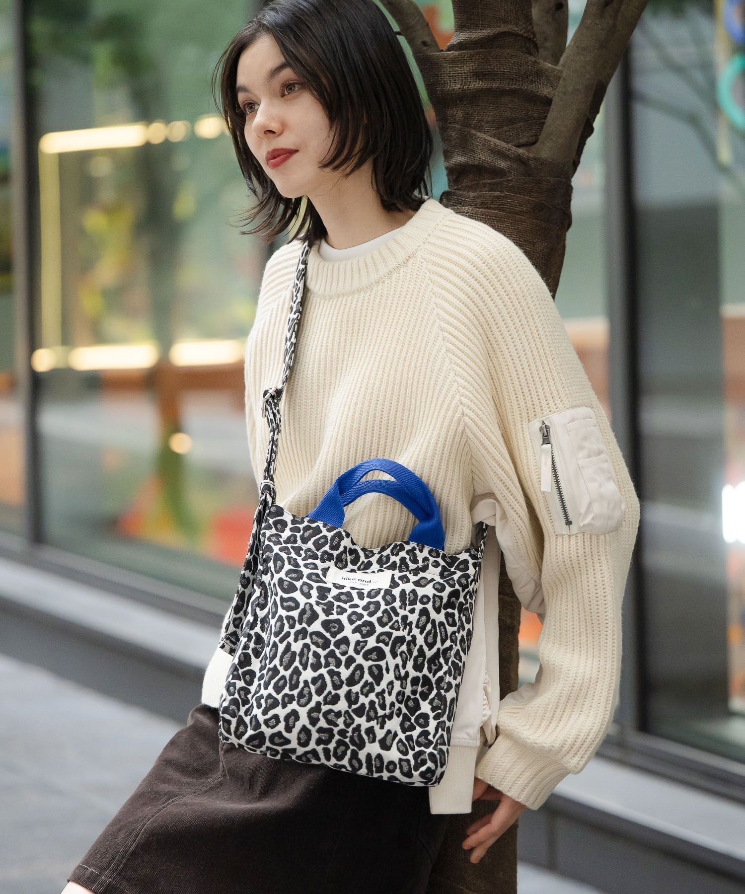 【ニコアンド/niko and】のオリジナル2WAYテープトートバッグM インテリア・キッズ・メンズ・レディースファッション・服の通販 founy(ファニー) 　ファッション　Fashion　レディースファッション　Fashion for Women　バッグ　Bags　春　Spring　ショルダー　Shoulder, Shoulder Strap　財布　Wallet, Purse　チェック　Check, Plaid, Tartan　トレンド　Trend, Trending Now　ポケット　Pocket, Pocket Detail　ポーチ　Pouch, Small Case　マグネット　Magnet, Magnetic Closure　リップ　Lip, Lip Motif　レオパード　Leopard, Animal Print　A/W・秋冬　Autumn/Winter　S/S・春夏　SS, Spring/Summer, Warm Season　おすすめ　Recommended / Our Picks　夏　Summer　レオパード|ID: prp329100004785870 ipo3291000000034945504
