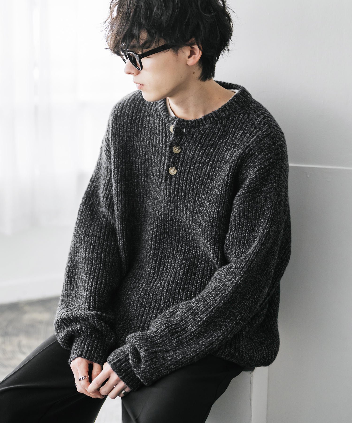 【ロッキーモンロー/Rocky Monroe】の新色追加 オーバーサイズ畦編みヘンリーネックニットセーター インテリア・キッズ・メンズ・レディースファッション・服の通販 founy(ファニー) 　ファッション　Fashion　レディースファッション　Fashion for Women　トップス・カットソー　Cut & Sew Tops　ニット　Knit Tops & Sweaters　畦編みニット・テクスチャードトップス　Ribbed Knit Sweaters / Textured Knit Tops　インナー　Innerwear　ウッド　Wooden Design　畦　Ribbed Knit　シンプル　Simple, Minimal　スラックス　Slacks, Dress Pants　デニム　Denim, Jeans Material　バランス　Balance, Style Balance　フェミニン　Feminine, Girly　マーブル　Marble, Marble Pattern　メンズ　Men's, Menswear　ラウンド　Round, Round Neck　リラックス　Relax, Relaxed Fit　再入荷　Restock / Back in Stock　おすすめ　Recommended / Our Picks　M.ブラック|ID: prp329100004785879 ipo3291000000034740456