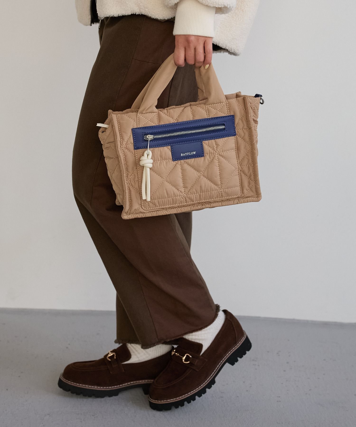 【ベイフロー/BAYFLOW】の≪完売カラー追加 ≫ 500mlペットボトルが入る キルトパッファースクエアショルダー インテリア・キッズ・メンズ・レディースファッション・服の通販 founy(ファニー) ファッション Fashion レディースファッション Fashion for Women オレンジ Orange キルティング Quilted, Quilting ポケット Pocket, Pocket Detail 人気 Popular, Best Seller 財布 Wallet, Purse カフェオレ53|ID: prp329100004785881 ipo3291000000034890014