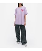 【マリメッコ/marimekko】のVihne Unikko Placement Tシャツ 人気、トレンドファッション・服の通販 founy(ファニー) ファッション Fashion レディースファッション Fashion for Women トップス・カットソー Cut & Sew Tops シャツ・ブラウス・オフィスカジュアル Elegant Blouses & Button-Ups ロングTシャツ・Tシャツ Longline T-Shirts & Tees スタイリッシュ Stylish, Fashionable ボトム Bottoms, Lower Wear モダン Modern, Contemporary モチーフ Motif, Design Theme リラックス Relax, Relaxed Fit 半袖 Short Sleeve, Half Sleeve thumbnail ライラック×レッド|ID: prp329100004785887 ipo3291000000035171199