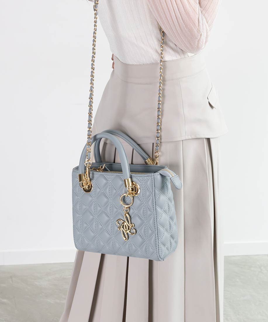 【ランダ/RANDA】の2WAYキルティングバッグ インテリア・キッズ・メンズ・レディースファッション・服の通販 founy(ファニー) ファッション Fashion レディースファッション Fashion for Women バッグ Bags キルティング Quilted, Quilting ショルダー Shoulder, Shoulder Strap スクエア Square, Square Shape チェーン Chain, Chain Strap チャーム Charm, Pendant フェミニン Feminine, Girly フォルム Silhouette, Form ポケット Pocket, Pocket Detail エレガント 上品 Elegant BLUE|ID: prp329100004785904 ipo3291000000034793323