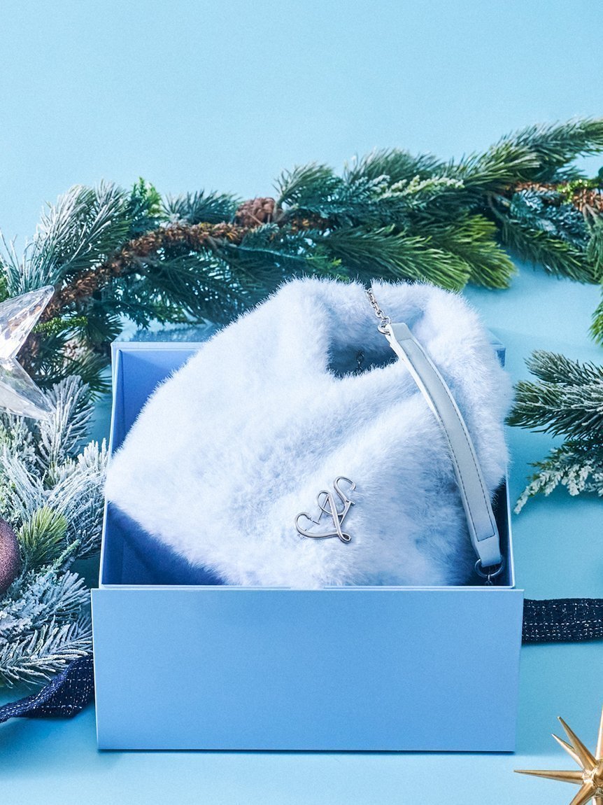 【スナイデル/SNIDEL】の【WEB限定カラーあり】ファーバッグ インテリア・キッズ・メンズ・レディースファッション・服の通販 founy(ファニー) 　ファッション　Fashion　レディースファッション　Fashion for Women　バッグ　Bags　イエロー　Yellow　オケージョン　Occasion Wear　コンパクト　Compact, Small Size　スマート　Smart, Elegant　フォルム　Silhouette, Form　ブローチ　Brooch, Pin Brooch　ポケット　Pocket, Pocket Detail　マフラー　Scarf, Muffler　メタル　Metal, Metal Parts　ラップ　Wrap, Wrap Design　リュクス　Luxury, Elegant, High-End, Chic　おすすめ　Recommended / Our Picks　LBLU[081]|ID: prp329100004785909 ipo3291000000034740621