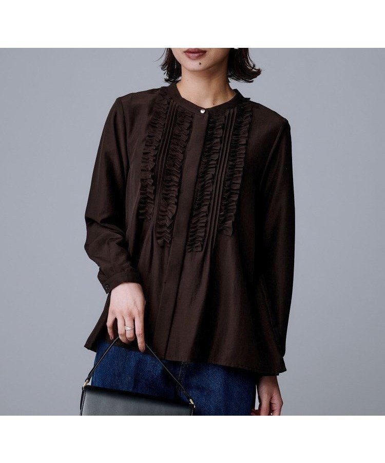 【アンタイトル/UNTITLED】の【1枚で着映え/オンオフ着回し】フリルサテンブラウス インテリア・キッズ・メンズ・レディースファッション・服の通販 founy(ファニー) 　ファッション　Fashion　レディースファッション　Fashion for Women　トップス・カットソー　Cut & Sew Tops　シャツ・ブラウス・オフィスカジュアル　Elegant Blouses & Button-Ups　インナー　Innerwear　カーディガン　Cardigan, Knitwear　サテン　Satin, Glossy Fabric　ジャケット　Jacket, Outerwear　スマート　Smart, Elegant　フリル　Frill, Ruffle　フロント　Front, Front Design　メタル　Metal, Metal Parts　エレガント 上品　Elegant　吸水　Absorbent, Quick-Dry　ブラウン|ID: prp329100004785968 ipo3291000000034740895