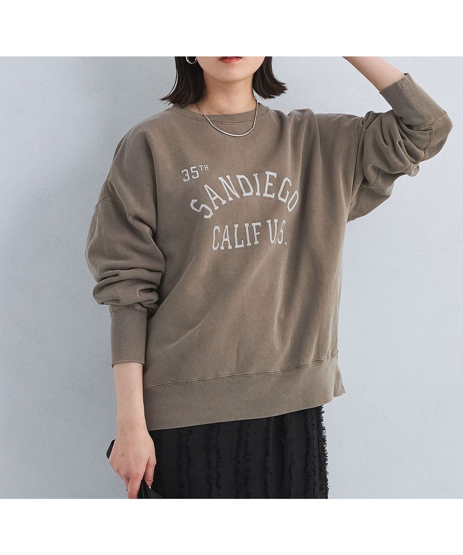 【ユナイテッドアローズ/UNITED ARROWS】の【別注】 Holidays Comfort ロゴ スウェット インテリア・キッズ・メンズ・レディースファッション・服の通販 founy(ファニー) 　ファッション　Fashion　レディースファッション　Fashion for Women　トップス・カットソー　Cut & Sew Tops　レディースパーカー・カジュアルフーディー　Casual Hoodies & Sweatshirts　スウェット・クルーネックトップス　Sweatshirts & Crewnecks / Relaxed Fit Sweat Tops　春　Spring　秋　Autumn　スウェット / スエット　Sweatshirt, Sweatwear　トレーナー　Sweatshirt, Trainer　フリンジ　Fringe, Tassel　別注　Limited Edition, Custom Order　モノトーン　Monotone, Black and White　ルーズ　Loose, Oversized　レース　Lace, Lace Fabric　ロング　Long, Long-Length　冬　Winter / This Winter　アウトレット　Outlet / Clearance　MOCA|ID: prp329100004786010 ipo3291000000034781437