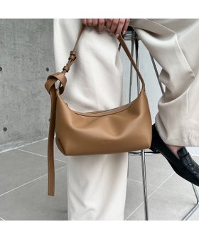 【カプリシューレマージュ/CAPRICIEUX LEMAGE】の【新色キャメル/人気のため再入荷/軽量/大容量】ロールハンドルバッグ 人気、トレンドファッション・服の通販 founy(ファニー) ファッション Fashion レディースファッション Fashion for Women バッグ Bags 軽量 Lightweight, Ultra Light 財布 Wallet, Purse 人気 Popular, Best Seller 再入荷 Restock / Back in Stock |ID:prp329100004786019