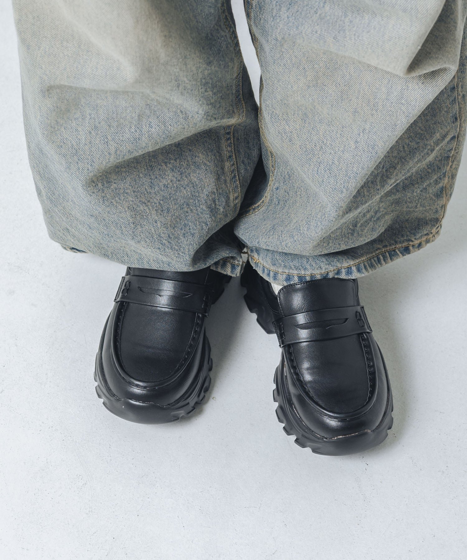 【イーボル/EVOL】の【S-LLサイズ展開・軽量】スニーカーソールローファー インテリア・キッズ・メンズ・レディースファッション・服の通販 founy(ファニー) ファッション Fashion レディースファッション Fashion for Women 厚底 Platform Shoes ガーリー Girly, Feminine Style クッション Cushion, Throw Pillow 軽量 Lightweight, Ultra Light スニーカー Sneakers, Trainers ソックス Socks, Hosiery フィット Fit, Slim Fit マニッシュ Mannish, Boyish おすすめ Recommended / Our Picks 旅行 Travel ビジネス 仕事 通勤 Business / Work / Commuting 2025年 2025 2025-2026秋冬・A/W Autumn/Winter 2025–26 AW25–26 BL|ID: prp329100004786040 ipo3291000000034792038