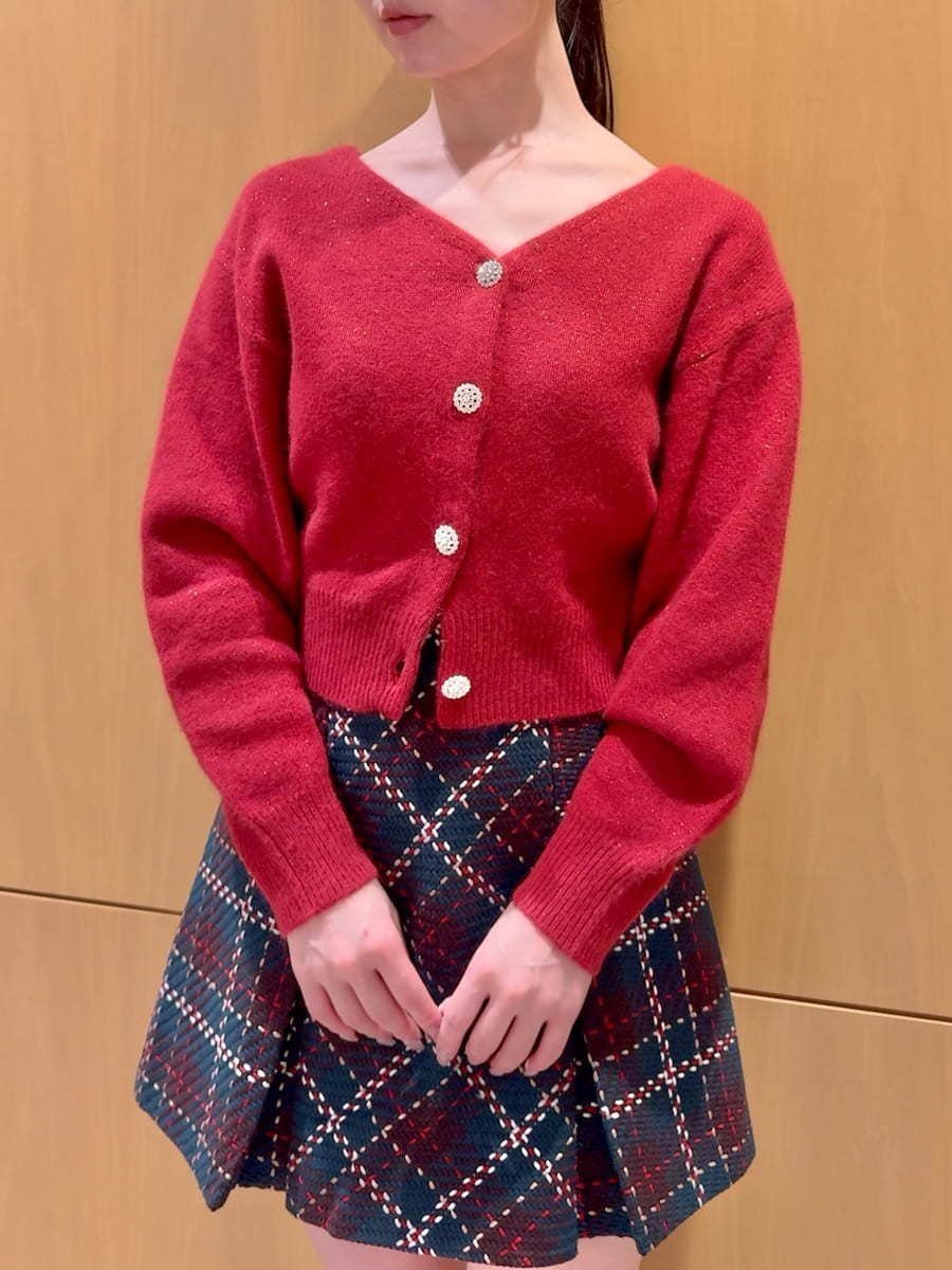 【スナイデル/SNIDEL】のフォックスビジューカーディガン インテリア・キッズ・メンズ・レディースファッション・服の通販 founy(ファニー) 　ファッション　Fashion　レディースファッション　Fashion for Women　トップス・カットソー　Cut & Sew Tops　カーディガン・羽織り　Layered Style Cardigans　ウェーブ　Wavy Pattern　今季　This Season, Current Season　ストレート　Straight, Straight Cut　スマート　Smart, Elegant　人気　Popular, Best Seller　バランス　Balance, Style Balance　フィット　Fit, Slim Fit　フォックス　Fox, Fox Fur　フロント　Front, Front Design　リュクス　Luxury, Elegant, High-End, Chic　おすすめ　Recommended / Our Picks　ホリデーシーズン　Holiday Season　RED[046]|ID: prp329100004786126 ipo3291000000035209272