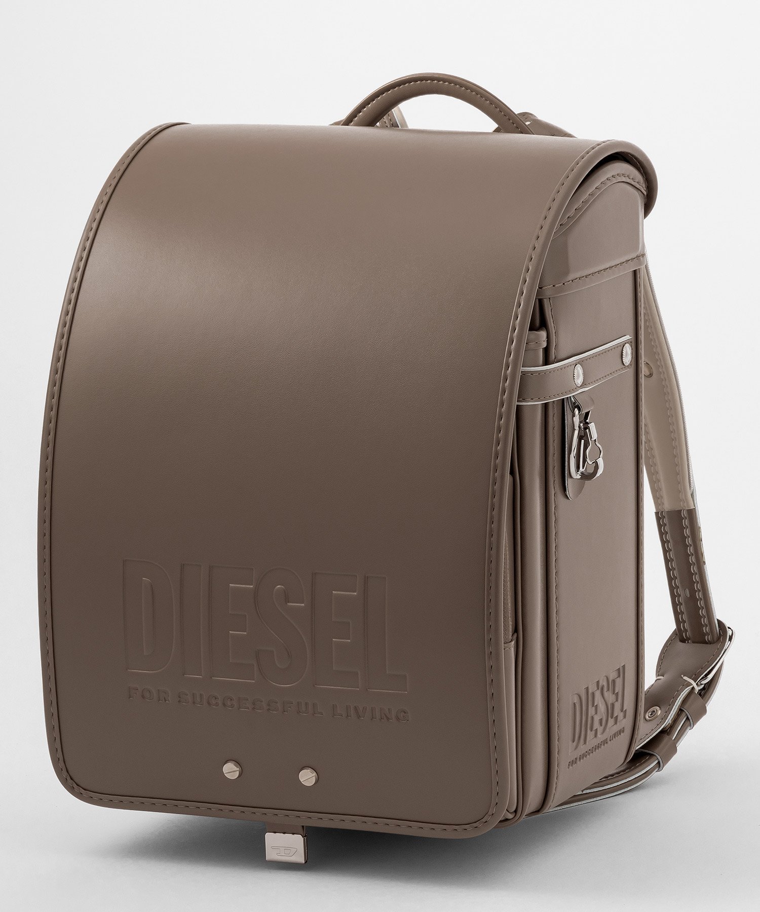 【シフォン/SHIFFON / KIDS】のDIESEL EXT LOGO ランドセル【即納】 インテリア・キッズ・メンズ・レディースファッション・服の通販 founy(ファニー) 　ファッション　Fashion　キッズファッション　Fashion for Kids　アクセサリー　Fashion Accessories　クッション　Cushion, Throw Pillow　クール　Cool, Chic　コレクション　Collection, Seasonal Line　抗菌　Antibacterial, Bacteria-Resistant　軽量　Lightweight, Ultra Light　スタイリッシュ　Stylish, Fashionable　ダメージ　Distressed, Destroyed　デニム　Denim, Jeans Material　フィット　Fit, Slim Fit　フラット　Flat, Flat Shoes　フロント　Front, Front Design　プリント　Print, Printed Pattern　プレミアム　Premium, High-End　ポケット　Pocket, Pocket Detail　マグネット　Magnet, Magnetic Closure　モノトーン　Monotone, Black and White　ラウンド　Round, Round Neck　ラグジュアリー　Luxury, Elegant　greige|ID: prp329100004786265 ipo3291000000035138862