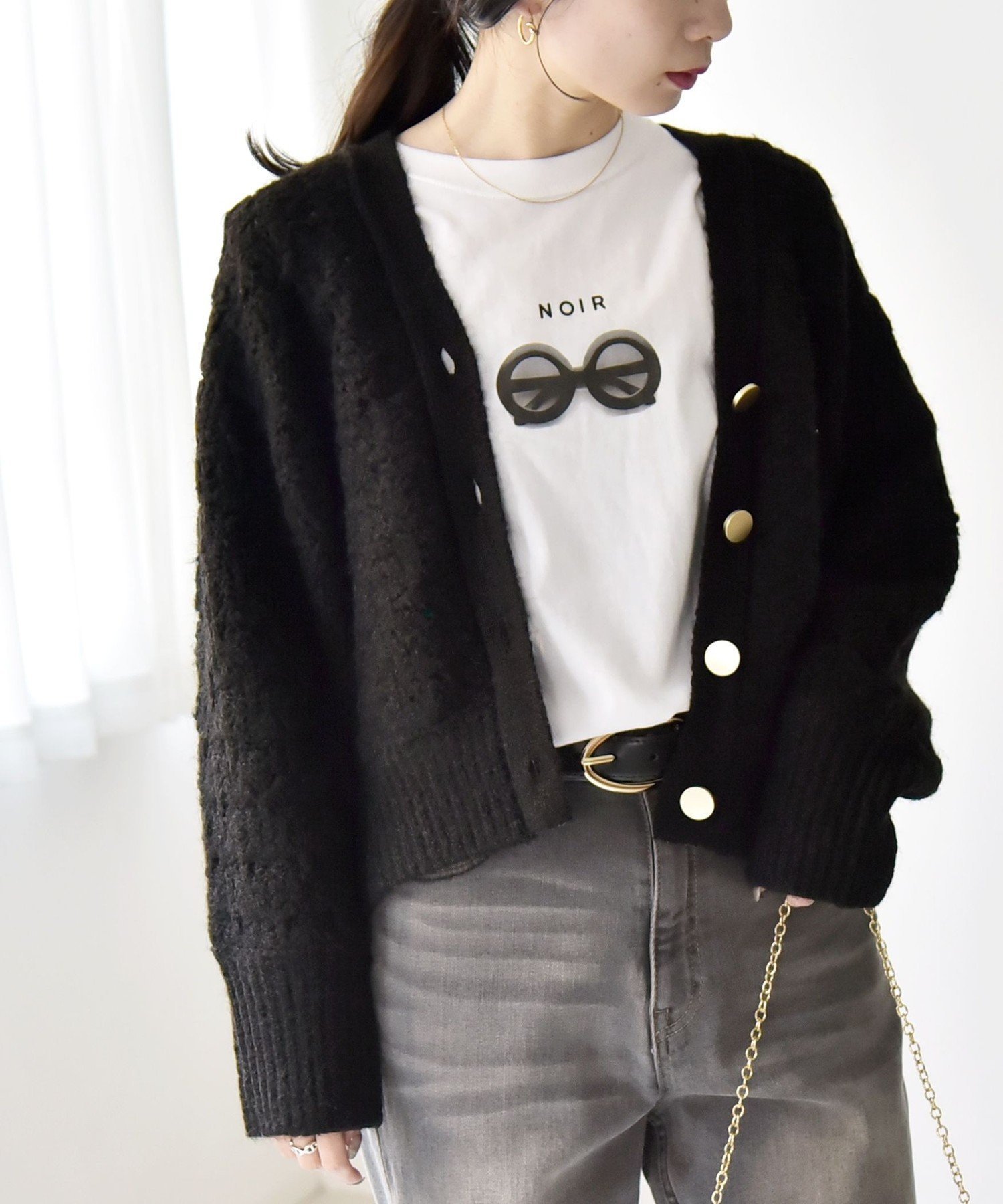 【シップス フォー ウィメン/SHIPS】のquaranciel 透かし編み Vネック コンパクト ドルマンニットカーディガン インテリア・キッズ・メンズ・レディースファッション・服の通販 founy(ファニー) ファッション Fashion レディースファッション Fashion for Women トップス・カットソー Cut & Sew Tops ニット Knit Tops & Sweaters カーディガン・羽織り Layered Style Cardigans Vネックトップス V-Neck Tops / V-Cut Neckline Shirts インナー Innerwear 洗える Machine Washable カットソー Cut and Sewn Top カーディガン Cardigan, Knitwear キャミソール Camisole, Spaghetti Strap Top コンパクト Compact, Small Size ショート Short, Short Length シンプル Simple, Minimal 透かし Cut-Out, Lacework デニム Denim, Jeans Material 人気 Popular, Best Seller バランス Balance, Style Balance フロント Front, Front Design ボトム Bottoms, Lower Wear レース Lace, Lace Fabric おすすめ Recommended / Our Picks エレガント 上品 Elegant 2025年 2025 2025-2026秋冬・A/W Autumn/Winter 2025–26 AW25–26 ブラック|ID: prp329100004786308 ipo3291000000034872872