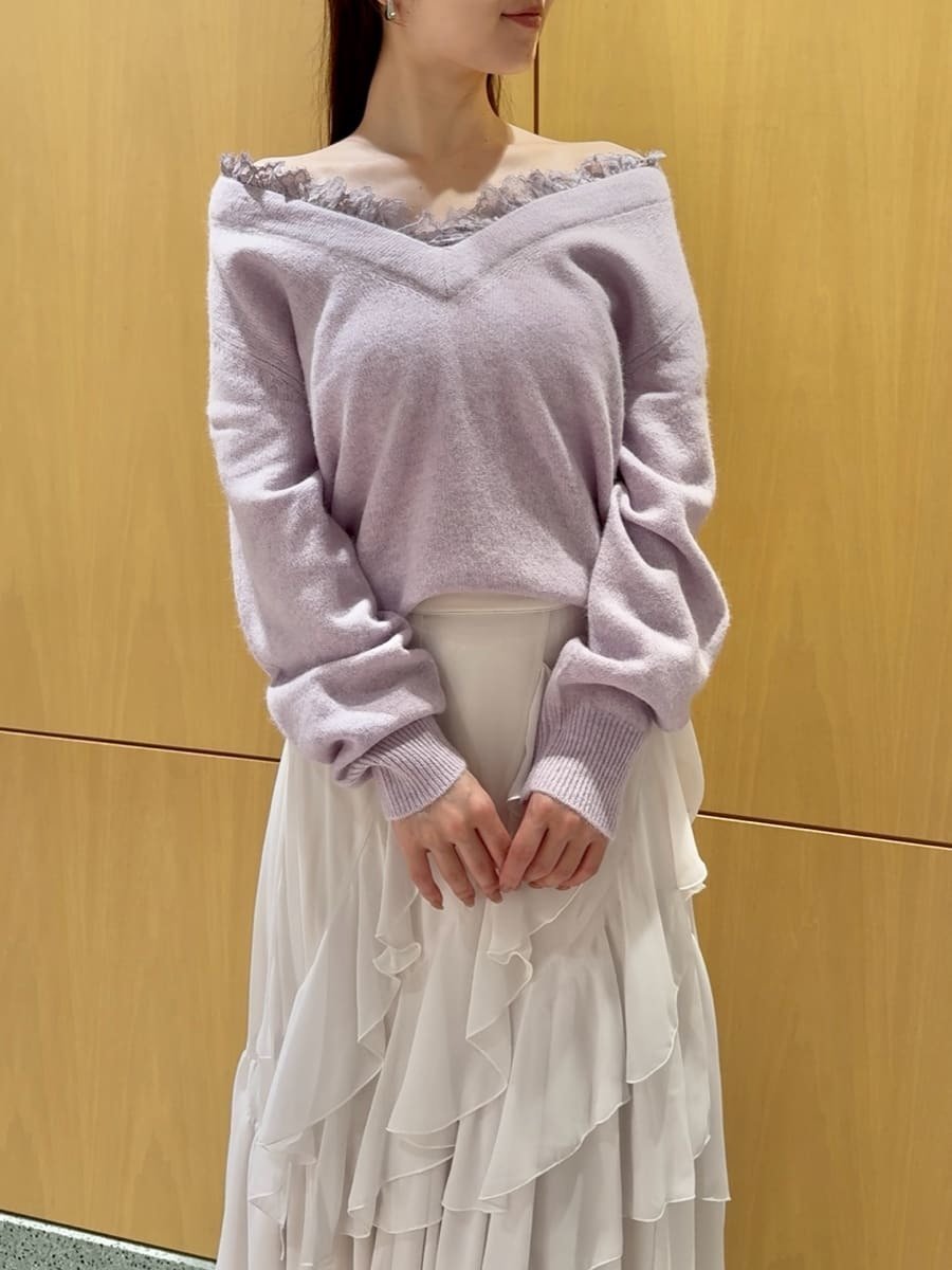 【スナイデル/SNIDEL】のフォックス衿レースプルオーバー インテリア・キッズ・メンズ・レディースファッション・服の通販 founy(ファニー) 　ファッション　Fashion　レディースファッション　Fashion for Women　トップス・カットソー　Cut & Sew Tops　カジュアルプルオーバー・ニットトップス　Pullovers & Knit Tops / Casual Pullovers　エレガント 上品　Elegant　ギャザー　Gathered, Ruffled　シンプル　Simple, Minimal　ストレート　Straight, Straight Cut　スマート　Smart, Elegant　デコルテ　Décolleté, Neckline　フェミニン　Feminine, Girly　フォックス　Fox, Fox Fur　ボトム　Bottoms, Lower Wear　レース　Lace, Lace Fabric　おすすめ　Recommended / Our Picks　LILAC[072]|ID: prp329100004786494 ipo3291000000034743033