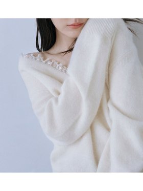 【スナイデル/SNIDEL】のフォックス衿レースプルオーバー 人気、トレンドファッション・服の通販 founy(ファニー) ファッション Fashion レディースファッション Fashion for Women トップス・カットソー Cut & Sew Tops カジュアルプルオーバー・ニットトップス Pullovers & Knit Tops / Casual Pullovers エレガント 上品 Elegant ギャザー Gathered, Ruffled シンプル Simple, Minimal ストレート Straight, Straight Cut スマート Smart, Elegant デコルテ Décolleté, Neckline フェミニン Feminine, Girly フォックス Fox, Fox Fur ボトム Bottoms, Lower Wear レース Lace, Lace Fabric おすすめ Recommended / Our Picks |ID:prp329100004786494