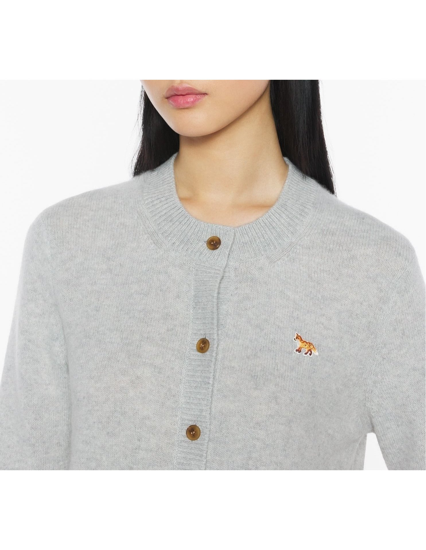 【メゾン キツネ/MAISON KITSUNE】のMaison Kitsune/BABY FOX LAMBSWOOL FITTED CARDIGAN インテリア・キッズ・メンズ・レディースファッション・服の通販 founy(ファニー) 　ファッション　Fashion　レディースファッション　Fashion for Women　トップス・カットソー　Cut & Sew Tops　カーディガン・羽織り　Layered Style Cardigans　冬　Winter / This Winter　カーディガン　Cardigan, Knitwear　パッチ　Patch, Appliqué　フィット　Fit, Slim Fit　フォックス　Fox, Fox Fur　フレンチ　French, French Style　エレガント 上品　Elegant　無地　Plain, Solid Color　A/W・秋冬　Autumn/Winter　長袖　Long Sleeve, Full Sleeve　LIGHT GREY MELANGE|ID: prp329100004786512 ipo3291000000034743099