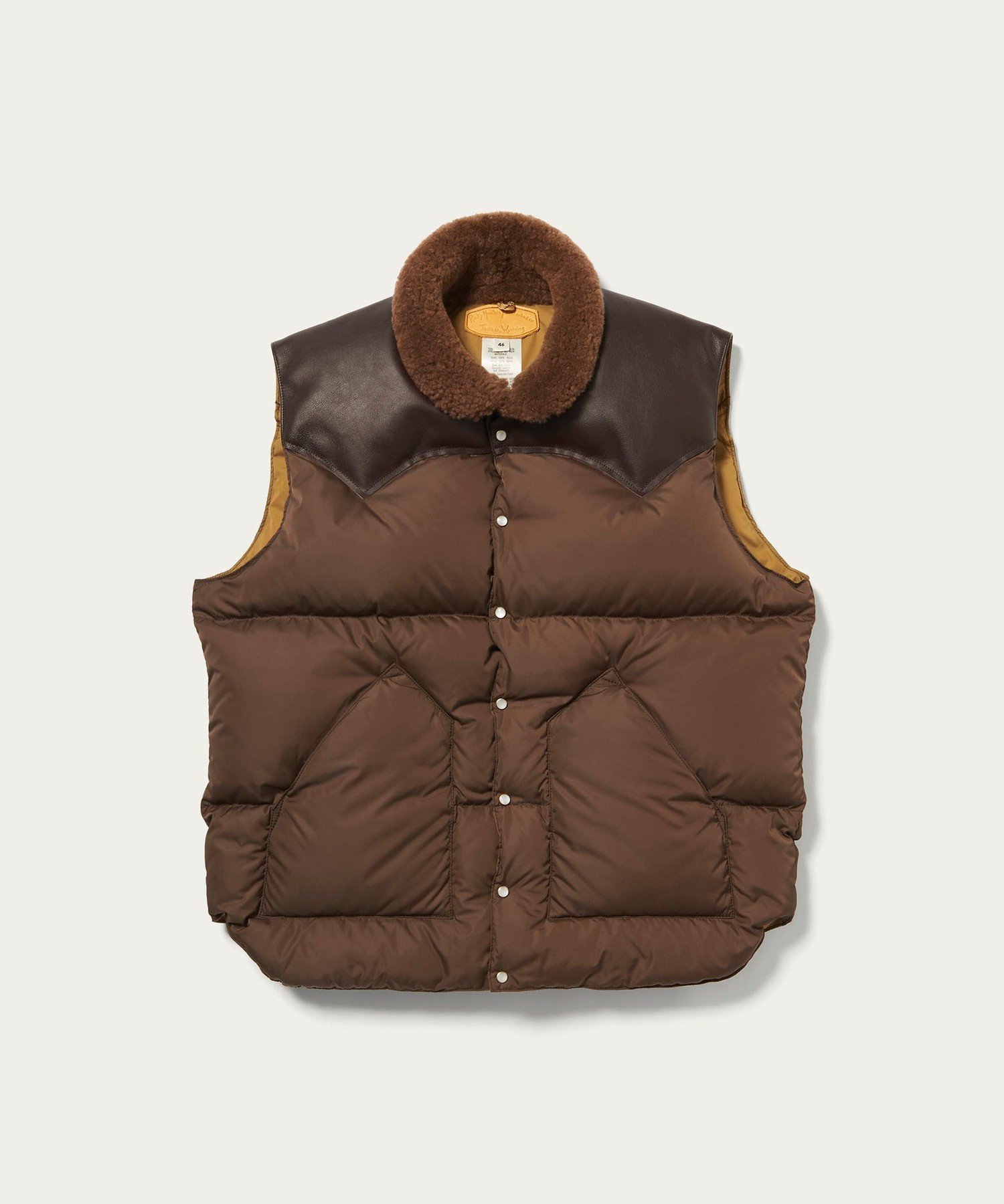 【ユナイテッドアローズ/UNITED ARROWS / MEN】の【別注】 Rocky Mountain Featherbed Christy Vest/クリスティーベスト インテリア・キッズ・メンズ・レディースファッション・服の通販 founy(ファニー) ファッション Fashion メンズファッション Fashion for Men ウエスタン Western Style ダウン Down, Puffer 定番 Standard, Basic Item ベスト Vest, Waistcoat 別注 Limited Edition, Custom Order 防寒 Cold Protection, Winter-Ready ヨーク Yoke, Yoke Design DK.BROWN|ID: prp329100004786553 ipo3291000000034829162