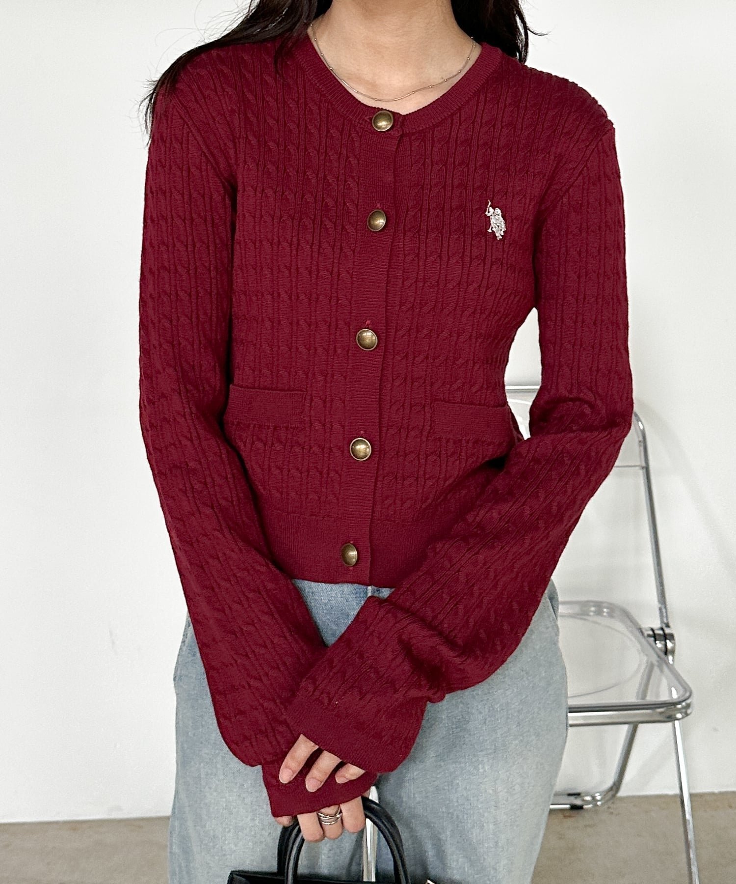 【ラナン/Ranan】のRanan/ U.S.P ゴールド調ボタン刺繍ケーブルカーディガン インテリア・キッズ・メンズ・レディースファッション・服の通販 founy(ファニー) 　ファッション　Fashion　レディースファッション　Fashion for Women　トップス・カットソー　Cut & Sew Tops　カーディガン・羽織り　Layered Style Cardigans　イタリア　Italy　腕時計　Wristwatch　カーディガン　Cardigan, Knitwear　キャップ　Cap, Baseball Cap　コレクション　Collection, Seasonal Line　シンプル　Simple, Minimal　スウェット / スエット　Sweatshirt, Sweatwear　スラックス　Slacks, Dress Pants　タイトスカート　Pencil Skirt, Tight Skirt　デニム　Denim, Jeans Material　フィット　Fit, Slim Fit　フェミニン　Feminine, Girly　ベーシック　Basic, Essential　ポケット　Pocket, Pocket Detail　別注　Limited Edition, Custom Order　羽織　Haori, Light Jacket　メンズ　Men's, Menswear　ワンポイント　One Point, Statement Accent　おすすめ　Recommended / Our Picks　エレガント 上品　Elegant　ビジネス 仕事 通勤　Business / Work / Commuting　2025年　2025　2025-2026秋冬・A/W　Autumn/Winter 2025–26 AW25–26　BO|ID: prp329100004786576 ipo3291000000035227218