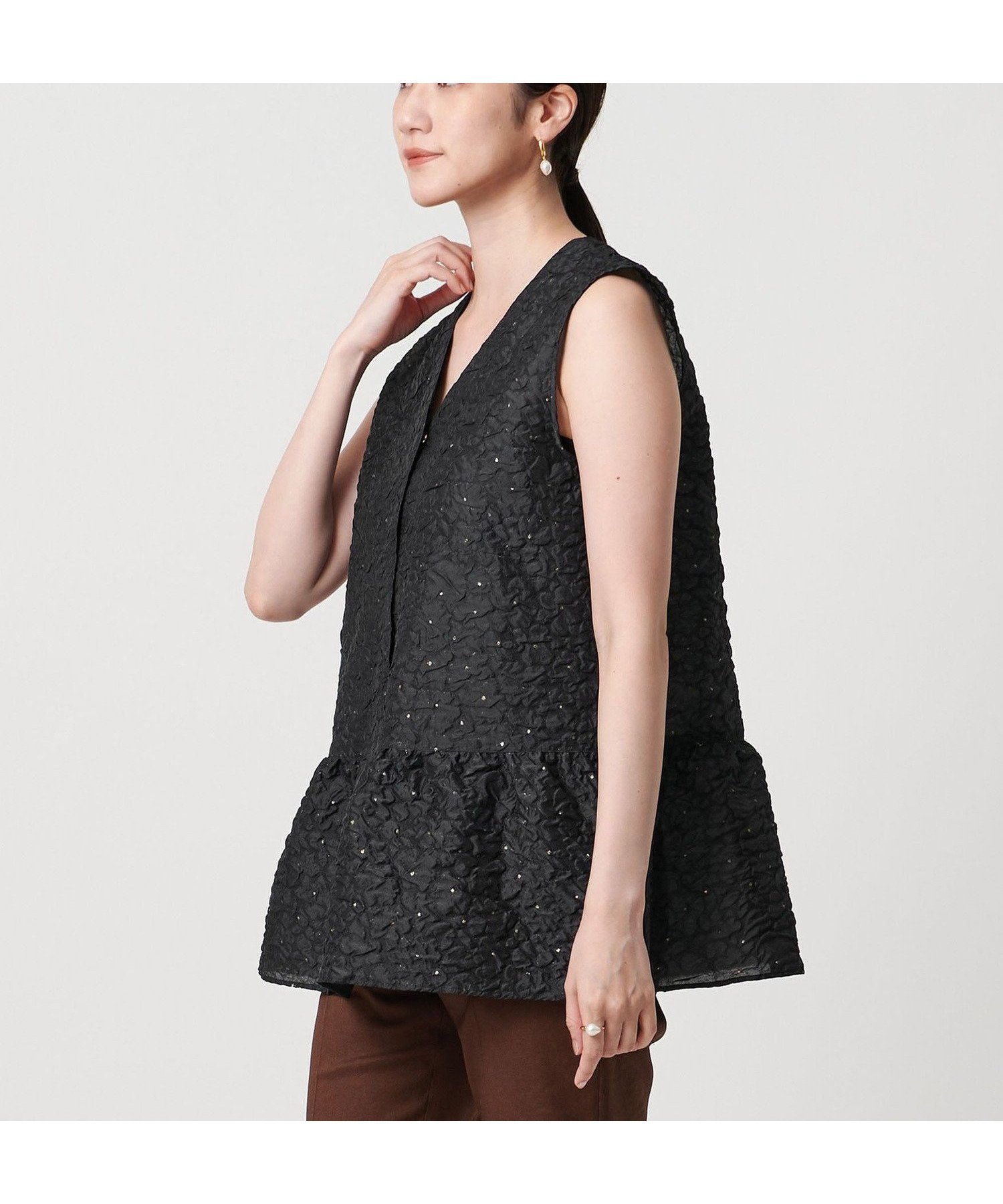 【ユナイテッドアローズ/UNITED ARROWS】のジャガード ベスト 人気、トレンドファッション・服の通販 founy(ファニー) 　ファッション　Fashion　レディースファッション　Fashion for Women　アウター　Coat / Outerwear Collection　トップス・カットソー　Cut & Sew Tops　ベスト&ジレ / 重ね着スタイル　Vests & Gilets　インナー　Innerwear　トレンド　Trend, Trending Now　ドット　Polka Dot, Dot Pattern　フロント　Front, Front Design　ベスト　Vest, Waistcoat　ペプラム　Peplum, Flared Hem　メタル　Metal, Metal Parts　おすすめ　Recommended / Our Picks　 other-1|ID: prp329100004786579 ipo3291000000035200051