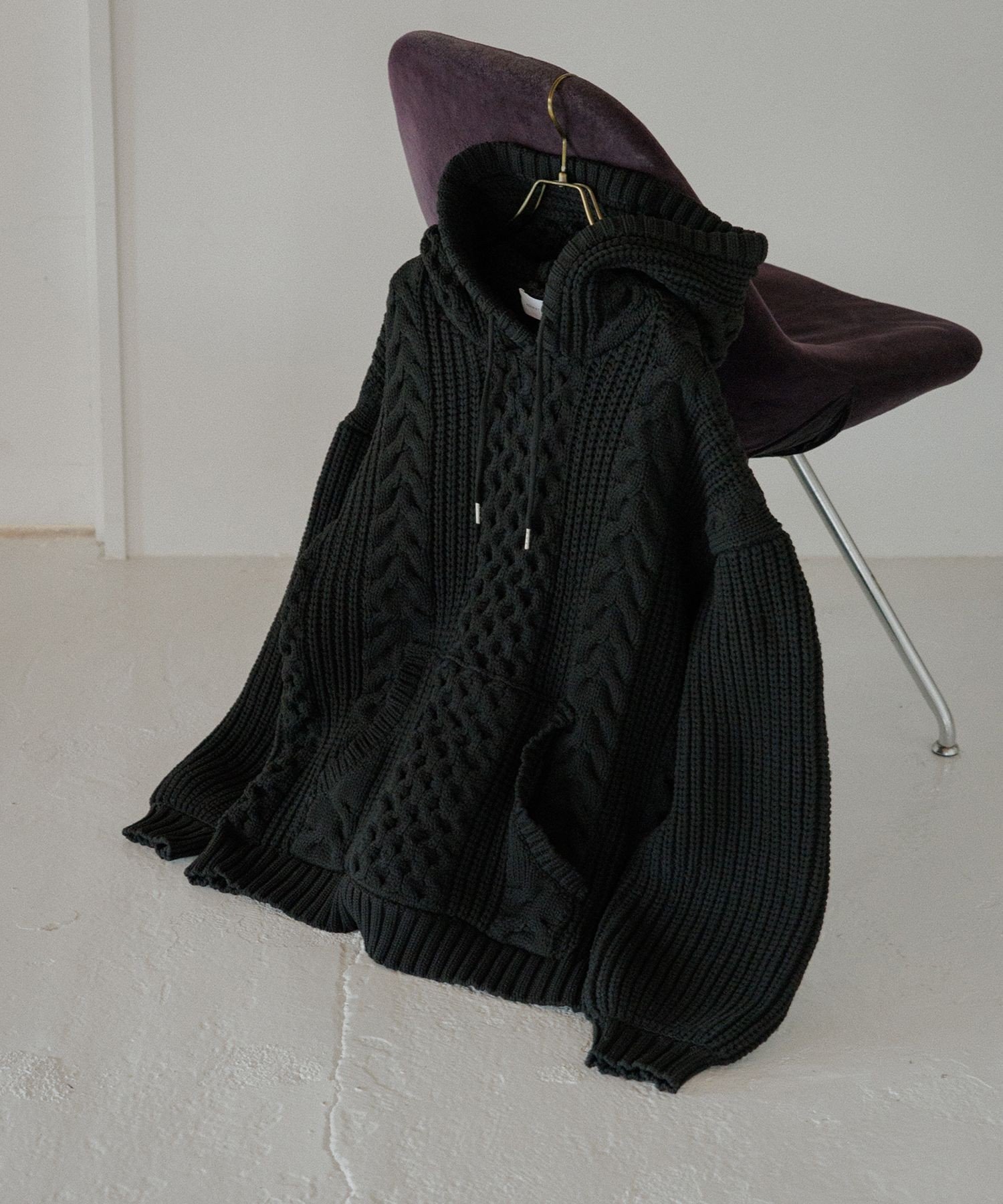 【アダムエロペ /ADAM ET ROPE' / MEN】の【WEB限定】ボリュームケーブル ニット パーカー / ロングシーズン着用可能 / 超軽量 / ユニセックス インテリア・キッズ・メンズ・レディースファッション・服の通販 founy(ファニー) 　ファッション　Fashion　メンズファッション　Fashion for Men　インナー　Innerwear　軽量　Lightweight, Ultra Light　定番　Standard, Basic Item　手編み　Hand-Knitted, Handmade Knit　人気　Popular, Best Seller　パーカー　Hoodie, Parka　ポケット　Pocket, Pocket Detail　ロング　Long, Long-Length　おすすめ　Recommended / Our Picks　ブラック(01)|ID: prp329100004786816 ipo3291000000034744240