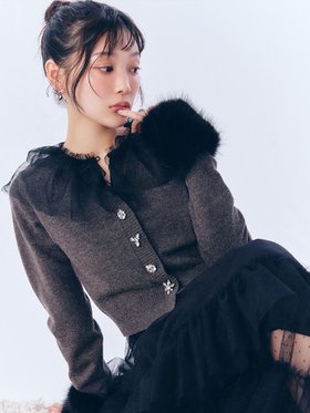 【リリーブラウン/Lily Brown】のL.B CANDY STOCK 袖ファーニットカーディガン 人気、トレンドファッション・服の通販 founy(ファニー) ファッション Fashion レディースファッション Fashion for Women トップス・カットソー Cut & Sew Tops ニット Knit Tops & Sweaters カーディガン・羽織り Layered Style Cardigans カーディガン Cardigan, Knitwear コンパクト Compact, Small Size スマート Smart, Elegant スリーブ Sleeve, Long Sleeve / Short Sleeve ドッキング Docking, Mixed Material ビジュー Bijou, Jewel-like Accent フロント Front, Front Design エレガント 上品 Elegant |ID:prp329100004786861