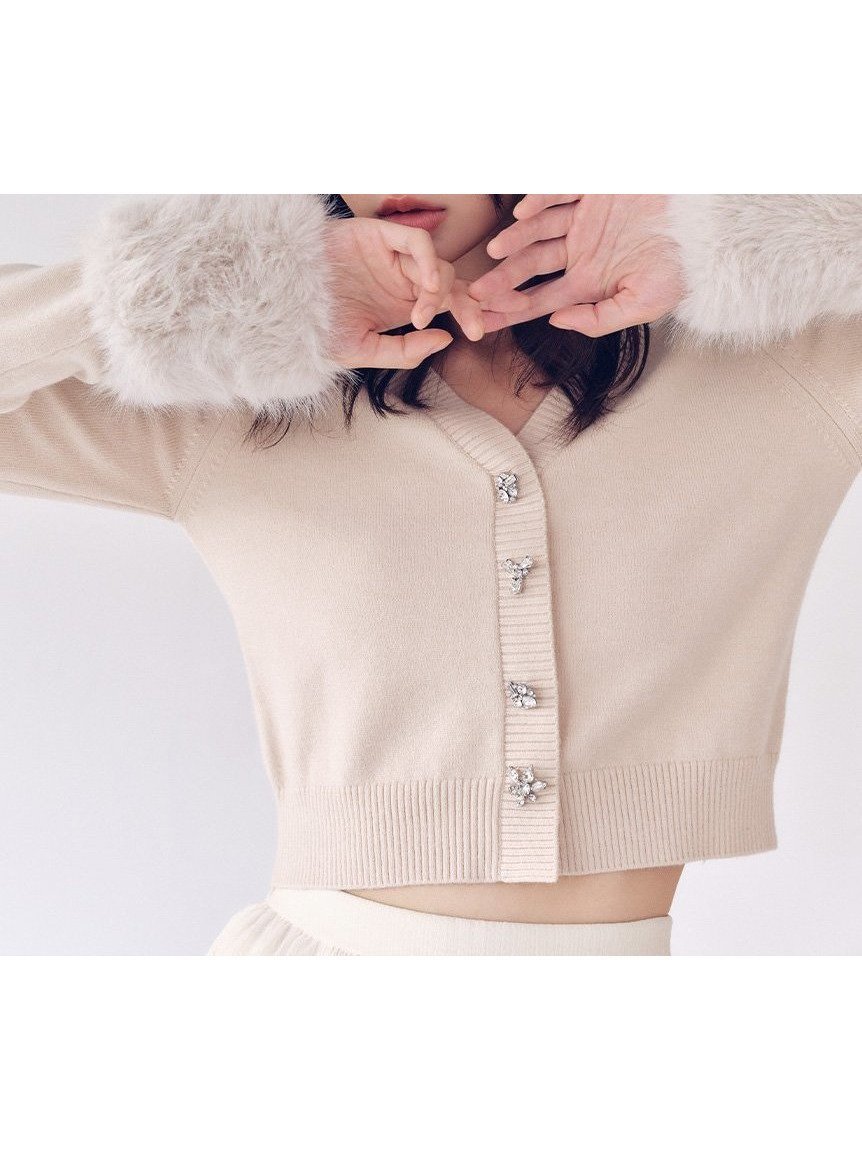 【リリーブラウン/Lily Brown】のL.B CANDY STOCK 袖ファーニットカーディガン インテリア・キッズ・メンズ・レディースファッション・服の通販 founy(ファニー) 　ファッション　Fashion　レディースファッション　Fashion for Women　トップス・カットソー　Cut & Sew Tops　ニット　Knit Tops & Sweaters　カーディガン・羽織り　Layered Style Cardigans　カーディガン　Cardigan, Knitwear　コンパクト　Compact, Small Size　スマート　Smart, Elegant　スリーブ　Sleeve, Long Sleeve / Short Sleeve　ドッキング　Docking, Mixed Material　ビジュー　Bijou, Jewel-like Accent　フロント　Front, Front Design　エレガント 上品　Elegant　PBEG[036]|ID: prp329100004786861 ipo3291000000035098510