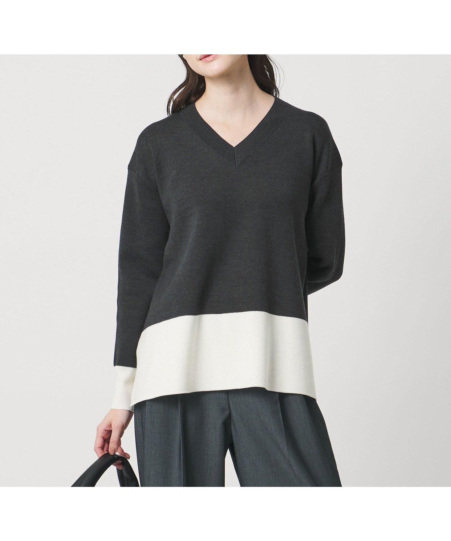 【ユナイテッドアローズ/UNITED ARROWS】のウールブレンド Vネックニット -ウォッシャブル- インテリア・キッズ・メンズ・レディースファッション・服の通販 founy(ファニー) 　ファッション　Fashion　レディースファッション　Fashion for Women　トップス・カットソー　Cut & Sew Tops　ニット　Knit Tops & Sweaters　Vネックトップス　V-Neck Tops / V-Cut Neckline Shirts　ウォッシャブル　Machine Washable　畦　Ribbed Knit　ストレート　Straight, Straight Cut　スリット　Slit, Slit Detail　タートルネック　Turtleneck, High Neck　テーパード　Tapered, Tapered Pants　デコルテ　Décolleté, Neckline　おすすめ　Recommended / Our Picks　その他1|ID: prp329100004786877 ipo3291000000035082195