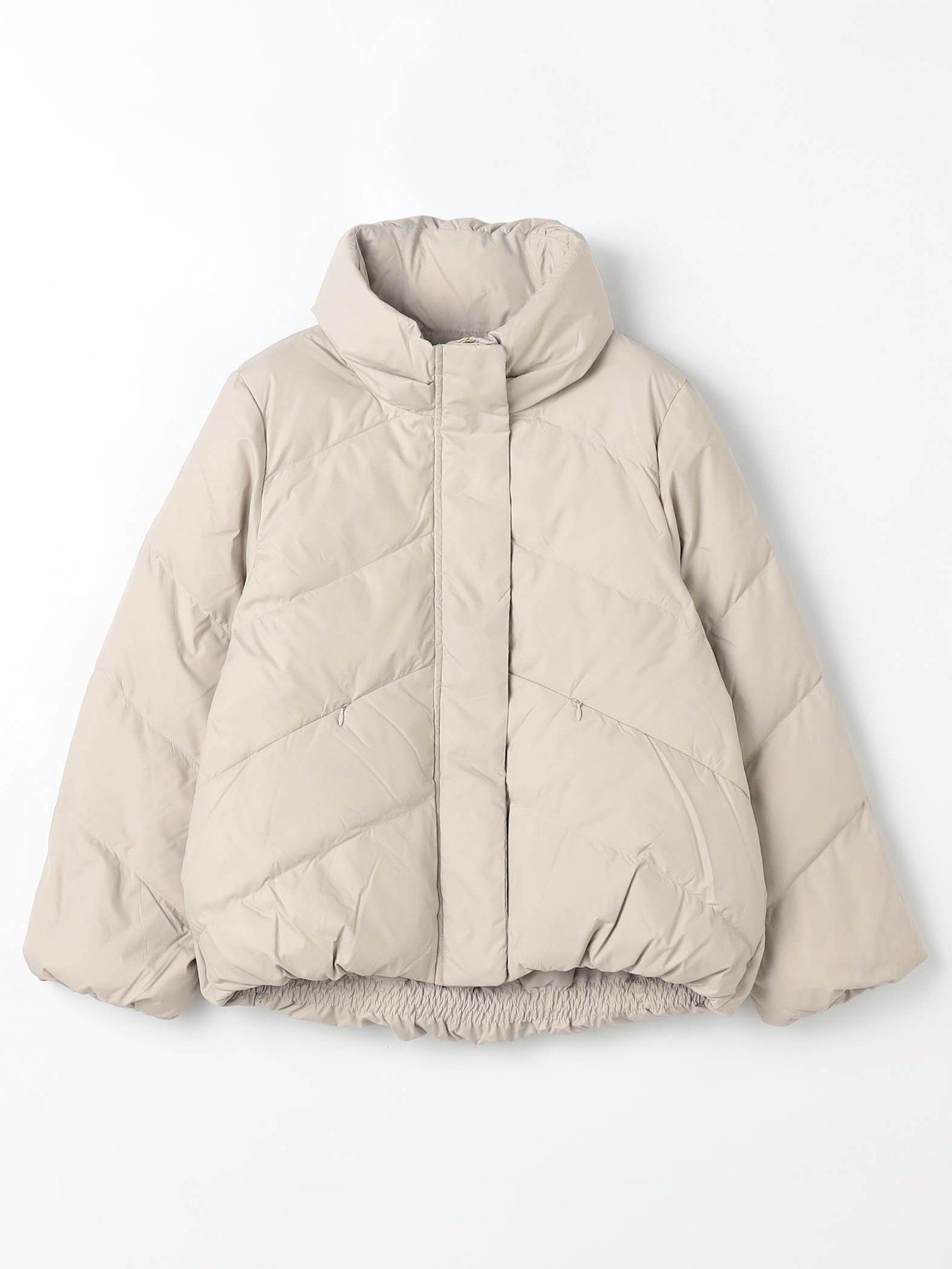 【ニコル/NICOLE】のボリュームカラーダウンブルゾン 人気、トレンドファッション・服の通販 founy(ファニー) ファッション Fashion レディースファッション Fashion for Women アウター Coat / Outerwear Collection ブルゾンジャケット・スポーティアウター Blouson Jackets おすすめ Recommended / Our Picks キルト Quilt, Quilted Fabric ギャザー Gathered, Ruffled スタンド Stand Collar, Upright Stand ダウン Down, Puffer ブルゾン Blouson, Bomber Jacket ベスト Vest, Waistcoat ポケット Pocket, Pocket Detail マフラー Scarf, Muffler other-1|ID: prp329100004786947 ipo3291000000035026402