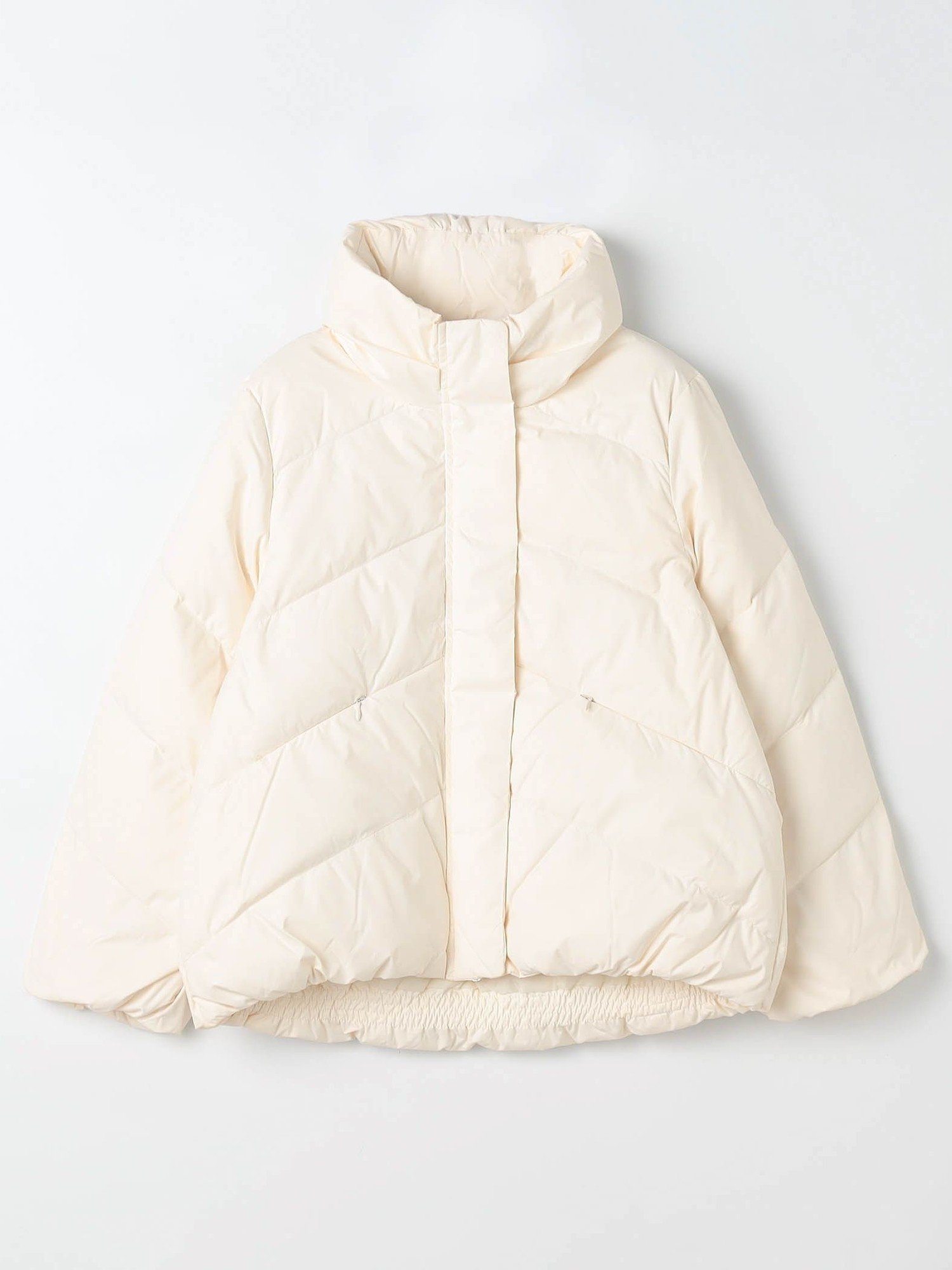 【ニコル/NICOLE】のボリュームカラーダウンブルゾン インテリア・キッズ・メンズ・レディースファッション・服の通販 founy(ファニー) ファッション Fashion レディースファッション Fashion for Women アウター Coat / Outerwear Collection ブルゾンジャケット・スポーティアウター Blouson Jackets おすすめ Recommended / Our Picks キルト Quilt, Quilted Fabric ギャザー Gathered, Ruffled スタンド Stand Collar, Upright Stand ダウン Down, Puffer ブルゾン Blouson, Bomber Jacket ベスト Vest, Waistcoat ポケット Pocket, Pocket Detail マフラー Scarf, Muffler 09ホワイト|ID: prp329100004786947 ipo3291000000035026405