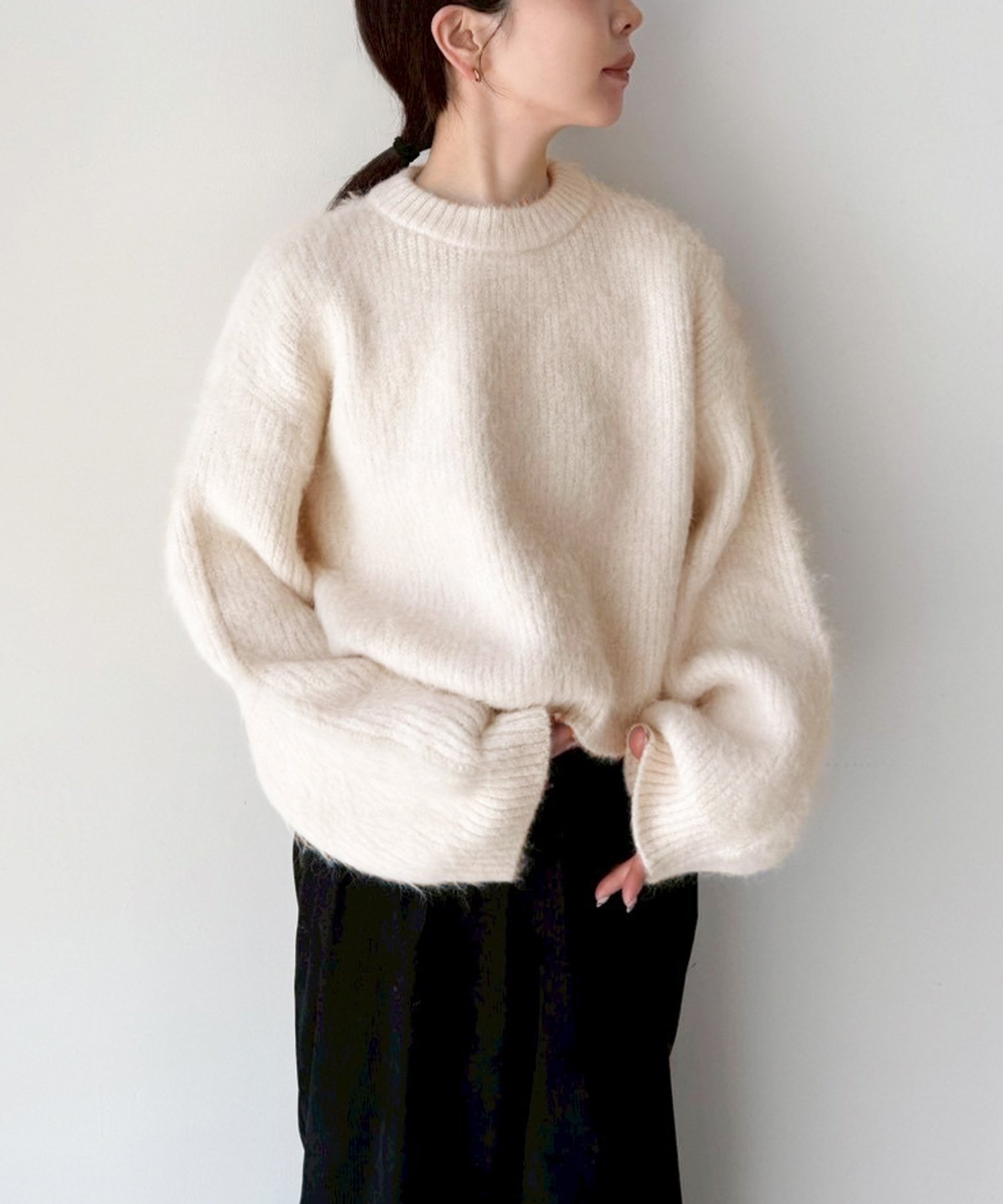 【セレクトモカ/SELECT MOCA】の【人気インフルエンサーコラボbySON】ヘアリーショートニット インテリア・キッズ・メンズ・レディースファッション・服の通販 founy(ファニー) 　ファッション　Fashion　レディースファッション　Fashion for Women　トップス・カットソー　Cut & Sew Tops　ニット　Knit Tops & Sweaters　おすすめ　Recommended / Our Picks　コンパクト　Compact, Small Size　ショート　Short, Short Length　シンプル　Simple, Minimal　人気　Popular, Best Seller　今季　This Season, Current Season　洗える　Machine Washable　ホワイト-100|ID: prp329100004787342 ipo3291000000035145164