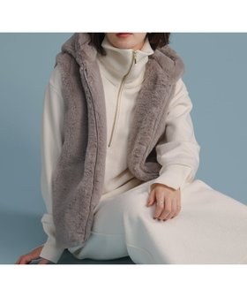 【バブ ブージュルード/Bab Bou Jeloud】のフェイクシープフード付ファーベスト 人気、トレンドファッション・服の通販 founy(ファニー) ファッション Fashion レディースファッション Fashion for Women アウター Coat / Outerwear Collection トップス・カットソー Cut & Sew Tops ベスト&ジレ / 重ね着スタイル Vests & Gilets なめらか Smooth, Silky Texture エレガント 上品 Elegant バランス Balance, Style Balance フェイクファー Faux Fur, Imitation Fur ベスト Vest, Waistcoat 再入荷 Restock / Back in Stock A/W・秋冬 Autumn/Winter |ID:prp329100004787377