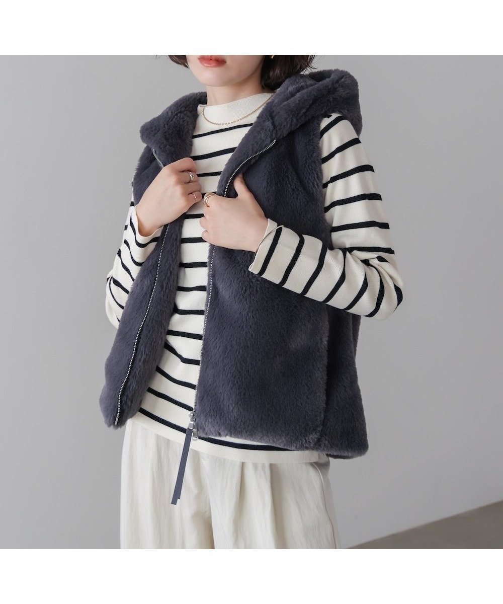 【バブ ブージュルード/Bab Bou Jeloud】のフェイクシープフード付ファーベスト インテリア・キッズ・メンズ・レディースファッション・服の通販 founy(ファニー) ファッション Fashion レディースファッション Fashion for Women アウター Coat / Outerwear Collection トップス・カットソー Cut & Sew Tops ベスト&ジレ / 重ね着スタイル Vests & Gilets なめらか Smooth, Silky Texture エレガント 上品 Elegant バランス Balance, Style Balance フェイクファー Faux Fur, Imitation Fur ベスト Vest, Waistcoat 再入荷 Restock / Back in Stock A/W・秋冬 Autumn/Winter CCL|ID: prp329100004787377 ipo3291000000034747138