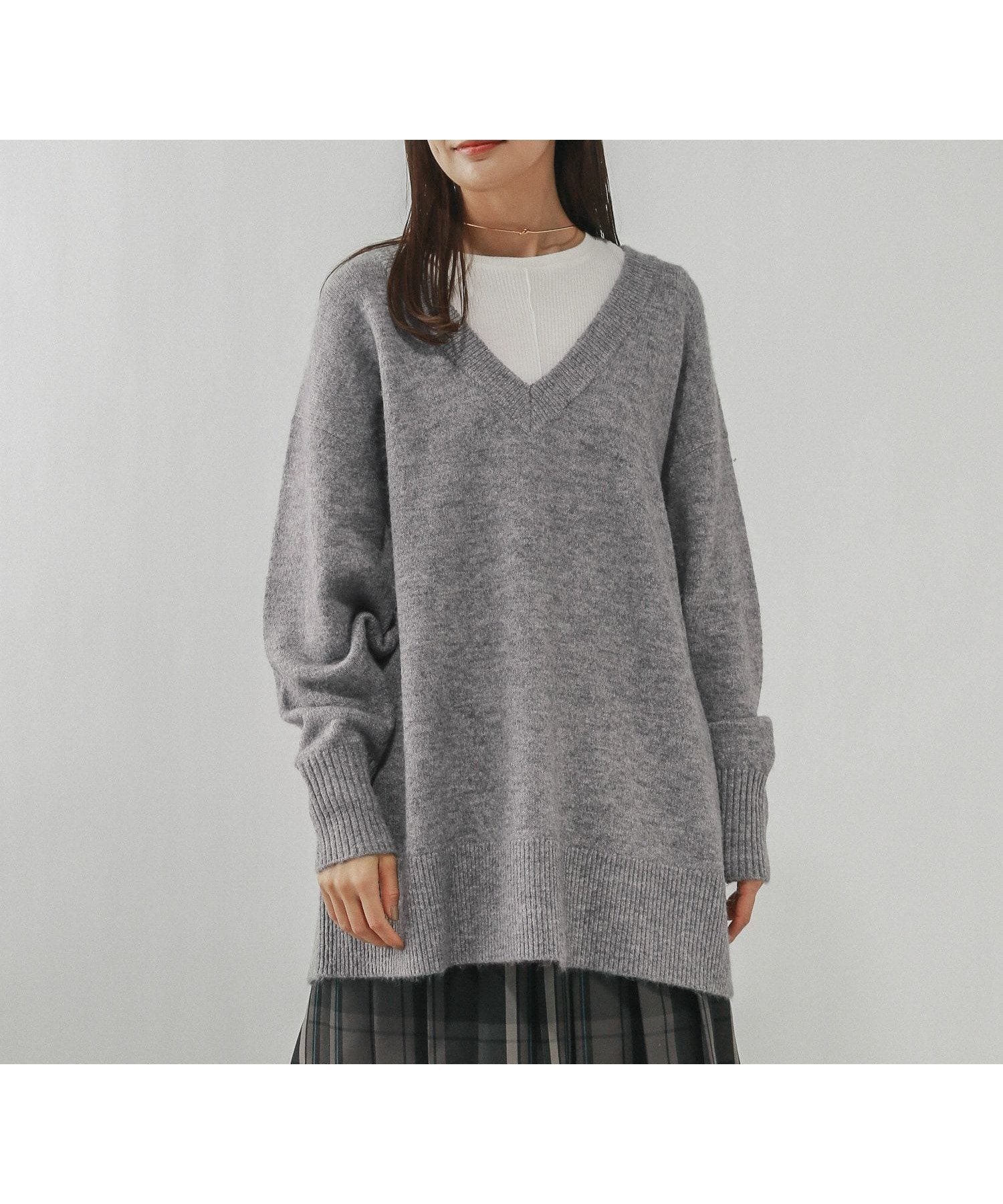 【グローバルワーク/GLOBAL WORK】のフワフワHugmeVネックチュニック/577892 インテリア・キッズ・メンズ・レディースファッション・服の通販 founy(ファニー) 　ファッション　Fashion　レディースファッション　Fashion for Women　トップス・カットソー　Cut & Sew Tops　Vネックトップス　V-Neck Tops / V-Cut Neckline Shirts　おすすめ　Recommended / Our Picks　インナー　Innerwear　キャミソール　Camisole, Spaghetti Strap Top　チュニック　Tunic, Long Top　デコルテ　Décolleté, Neckline　フェミニン　Feminine, Girly　WEB限定/ミドルグレー15|ID: prp329100004787385 ipo3291000000034978281