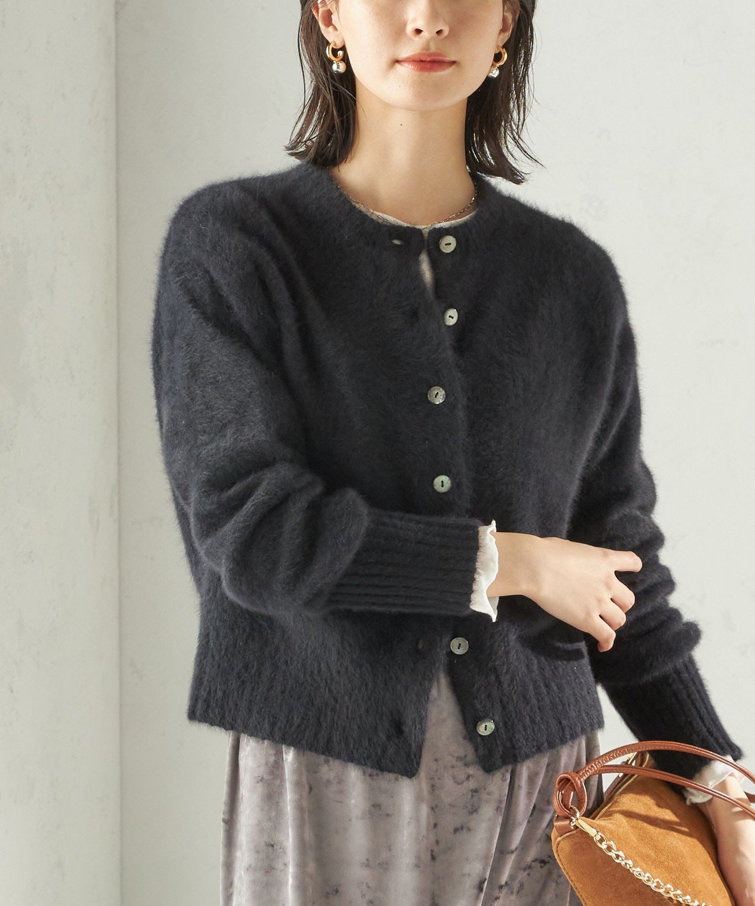 【シップス フォー ウィメン/SHIPS】の【一部WEB限定】 手洗い可能 フォックス クルーネック ニット カーディガン インテリア・キッズ・メンズ・レディースファッション・服の通販 founy(ファニー) ファッション Fashion レディースファッション Fashion for Women トップス・カットソー Cut & Sew Tops ニット Knit Tops & Sweaters カーディガン・羽織り Layered Style Cardigans カーディガン Cardigan, Knitwear コンパクト Compact, Small Size シンプル Simple, Minimal フォックス Fox, Fox Fur ベーシック Basic, Essential ボトム Bottoms, Lower Wear ポケット Pocket, Pocket Detail ミドル Middle Length, Mid Height エレガント 上品 Elegant 2025年 2025 2025-2026秋冬・A/W Autumn/Winter 2025–26 AW25–26 ブラック|ID: prp329100004787512 ipo3291000000034773664