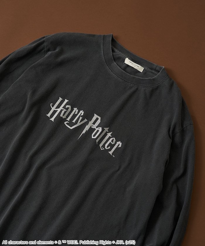 【フリークスストア/FREAK'S STORE】の『Harry Potter』 ロゴロンT 25AW インテリア・キッズ・メンズ・レディースファッション・服の通販 founy(ファニー) 　ファッション　Fashion　レディースファッション　Fashion for Women　トップス・カットソー　Cut & Sew Tops　ロングTシャツ・Tシャツ　Longline T-Shirts & Tees　2025年　2025　2025-2026秋冬・A/W　Autumn/Winter 2025–26 AW25–26　冬　Winter / This Winter　コンパクト　Compact, Small Size　シンプル　Simple, Minimal　フロント　Front, Front Design　プリント　Print, Printed Pattern　A/W・秋冬　Autumn/Winter　チャコールグレー|ID: prp329100004787550 ipo3291000000035075761
