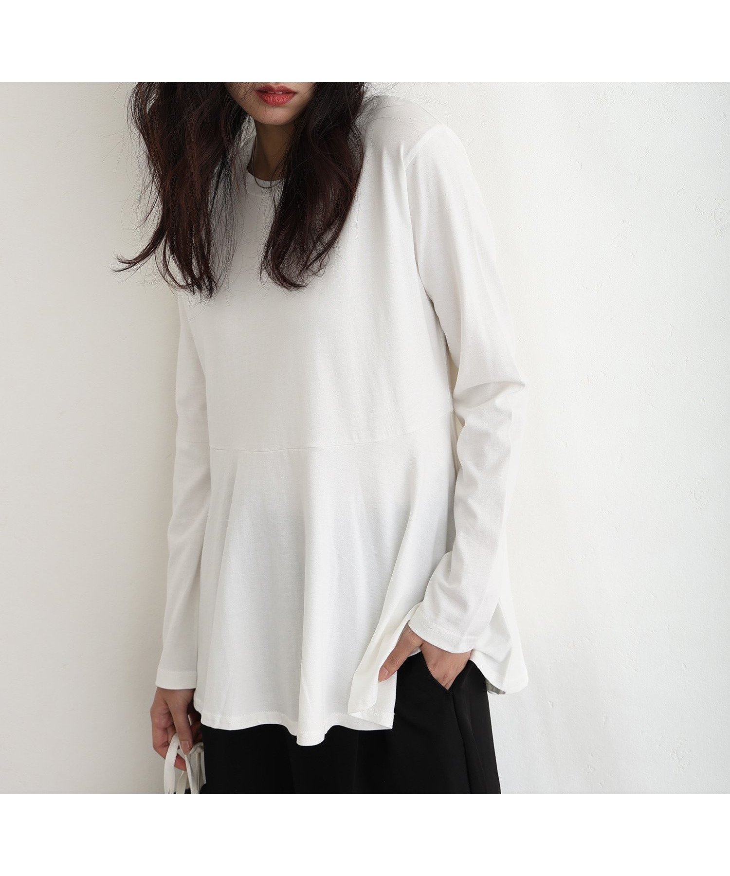 【プールヴー/PourVous】の裾フレア長袖カットソー カットソーきれいめトップス 長袖 ブラウス インテリア・キッズ・メンズ・レディースファッション・服の通販 founy(ファニー) 　ファッション　Fashion　レディースファッション　Fashion for Women　トップス・カットソー　Cut & Sew Tops　シャツ・ブラウス・オフィスカジュアル　Elegant Blouses & Button-Ups　カットソー・ベーシックTシャツ　Cut-and-Sewn Tops / Stretch Tees & Basics　カットソー　Cut and Sewn Top　フレア　Flare, Flared　長袖　Long Sleeve, Full Sleeve　オフホワイト|ID: prp329100004787597 ipo3291000000035140284