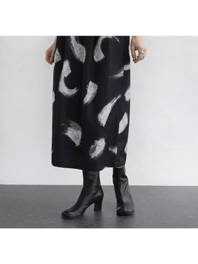 【ラシュッド/LASUD】の漆喰プリントツイルスカート 人気、トレンドファッション・服の通販 founy(ファニー) ファッション Fashion レディースファッション Fashion for Women スカート Skirts シンプル Simple, Minimal スリット Slit, Slit Detail ツイル Twist, Twisted Detail プリント Print, Printed Pattern モノトーン Monotone, Black and White |ID:prp329100004787633