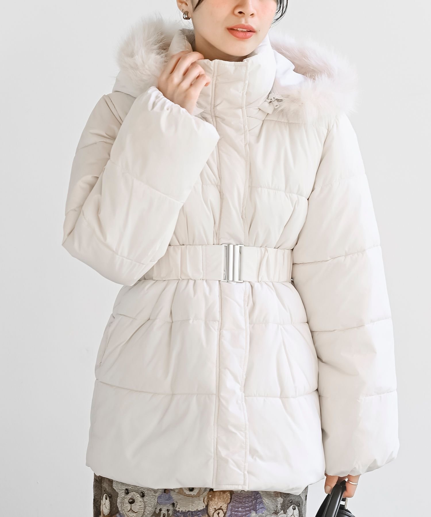 【アールピーエス/rps】のベルト付き中綿フードフェイクファーミドルコート 人気、トレンドファッション・服の通販 founy(ファニー) ファッション Fashion レディースファッション Fashion for Women アウター Coat / Outerwear Collection コート・ロングコート・ピーコート Long Coats, Peacoats & More ベルト&ウエストマーク Belts & Waist Accessories スタンド Stand Collar, Upright Stand フェイクファー Faux Fur, Imitation Fur ポケット Pocket, Pocket Detail エレガント 上品 Elegant other-1|ID: prp329100004787649 ipo3291000000034800079