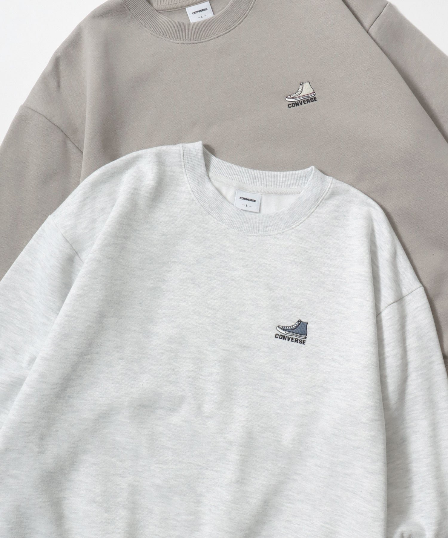 【ラザル/LAZAR】のCONVERSE コンバース 別注 スウェット トレーナー オーバーサイズ 裏起毛 レディース メンズ インテリア・キッズ・メンズ・レディースファッション・服の通販 founy(ファニー) 　ファッション　Fashion　レディースファッション　Fashion for Women　トップス・カットソー　Cut & Sew Tops　レディースパーカー・カジュアルフーディー　Casual Hoodies & Sweatshirts　スウェット・クルーネックトップス　Sweatshirts & Crewnecks / Relaxed Fit Sweat Tops　インナー　Innerwear　カーゴパンツ　Cargo Pants, Utility Pants　カーディガン　Cardigan, Knitwear　キャップ　Cap, Baseball Cap　キャラクター　Character, Licensed Characters　キャンバス　Canvas, Canvas Fabric　シューズ　Shoes, Footwear　シンプル　Simple, Minimal　ジャケット　Jacket, Outerwear　スウェット / スエット　Sweatshirt, Sweatwear　スタンダード　Standard, Basic　ストライプ　Stripe, Striped Pattern　スニーカー　Sneakers, Trainers　スポーツ　Sports, Activewear　スラックス　Slacks, Dress Pants　セットアップ　Set-Up, Coordinated Outfit　センター　Center, Center Line　ダウン　Down, Puffer　デニム　Denim, Jeans Material　トレンド　Trend, Trending Now　トレーナー　Sweatshirt, Trainer　定番　Standard, Basic Item　人気　Popular, Best Seller　バスケット　Basket, Basket Bag　パーカー　Hoodie, Parka　アッシュグレー|ID: prp329100004787689 ipo3291000000034748476