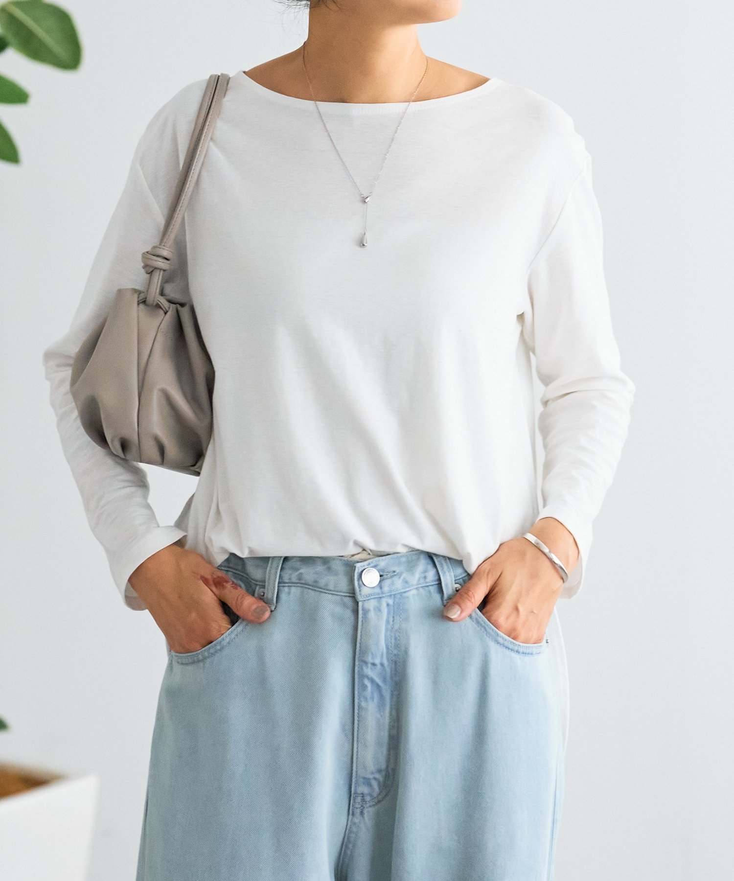 【ビアズリー/BEARDSLEY】のスラブコットン長袖T インテリア・キッズ・メンズ・レディースファッション・服の通販 founy(ファニー) 　ファッション　Fashion　レディースファッション　Fashion for Women　トップス・カットソー　Cut & Sew Tops　インナー　Innerwear　デコルテ　Décolleté, Neckline　長袖　Long Sleeve, Full Sleeve　再入荷　Restock / Back in Stock　オフホワイト|ID: prp329100004787834 ipo3291000000035032149