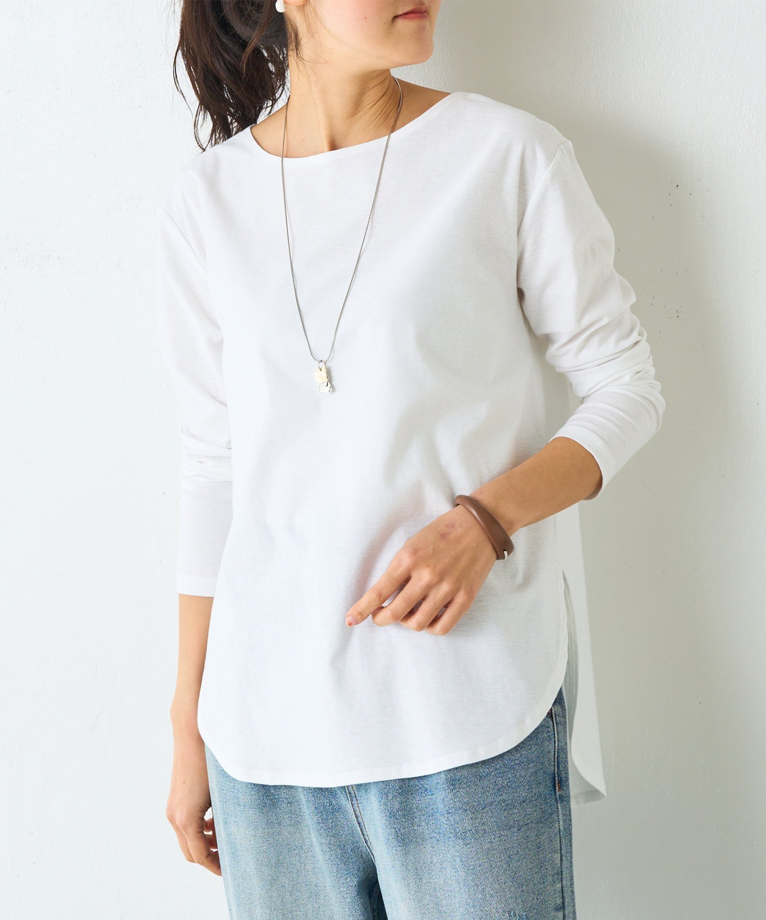 【ビアズリー/BEARDSLEY】のスラブコットン長袖T インテリア・キッズ・メンズ・レディースファッション・服の通販 founy(ファニー) 　ファッション　Fashion　レディースファッション　Fashion for Women　トップス・カットソー　Cut & Sew Tops　インナー　Innerwear　デコルテ　Décolleté, Neckline　長袖　Long Sleeve, Full Sleeve　再入荷　Restock / Back in Stock　ホワイト|ID: prp329100004787834 ipo3291000000035032151