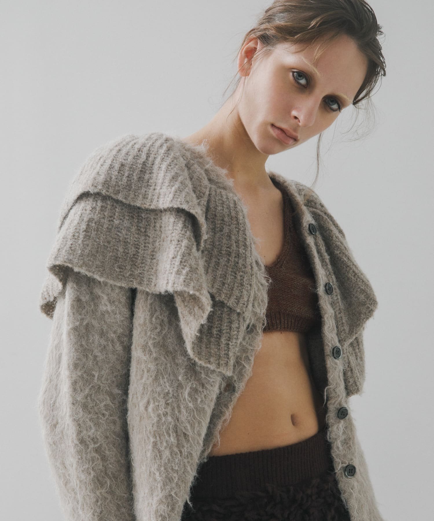 【ラート/LAATO】のfrill frill knit cardigan インテリア・キッズ・メンズ・レディースファッション・服の通販 founy(ファニー) 　ファッション　Fashion　レディースファッション　Fashion for Women　トップス・カットソー　Cut & Sew Tops　ニット　Knit Tops & Sweaters　カーディガン・羽織り　Layered Style Cardigans　カーディガン　Cardigan, Knitwear　トレンド　Trend, Trending Now　なめらか　Smooth, Silky Texture　バランス　Balance, Style Balance　フリル　Frill, Ruffle　フロント　Front, Front Design　A/W・秋冬　Autumn/Winter　冬　Winter / This Winter　2025年　2025　2025-2026秋冬・A/W　Autumn/Winter 2025–26 AW25–26　ラテ|ID: prp329100004787892 ipo3291000000035039015