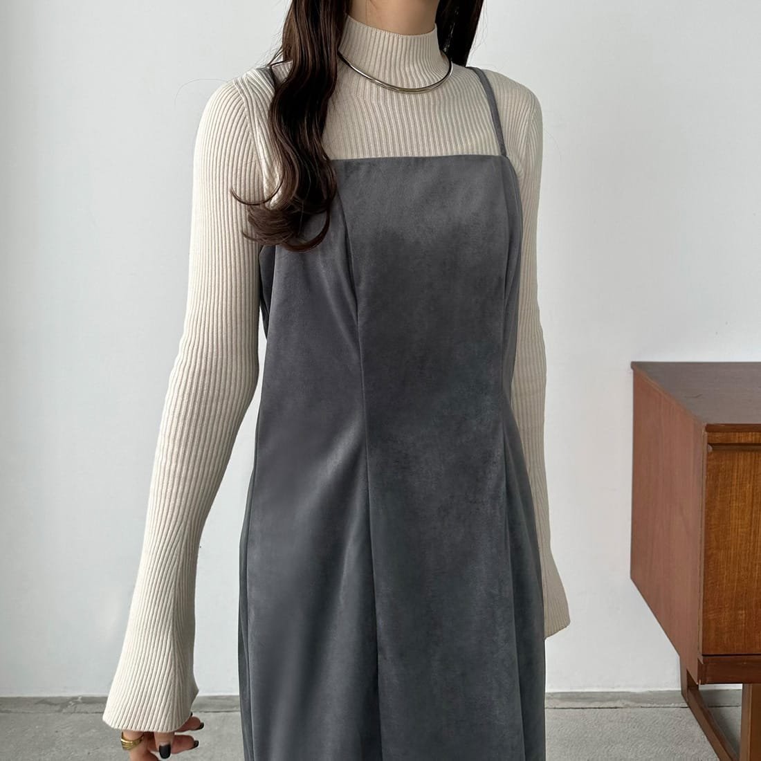 【ジュノア/JUNOAH】のcallautia ベロア調Iラインキャミワンピース インテリア・キッズ・メンズ・レディースファッション・服の通販 founy(ファニー) 　ファッション　Fashion　レディースファッション　Fashion for Women　ワンピース　Dresses　キャミソールワンピース　Camisole Dresses　ベロア　Velour, Soft Velvet　ダークグレー|ID: prp329100004787900 ipo3291000000034960426