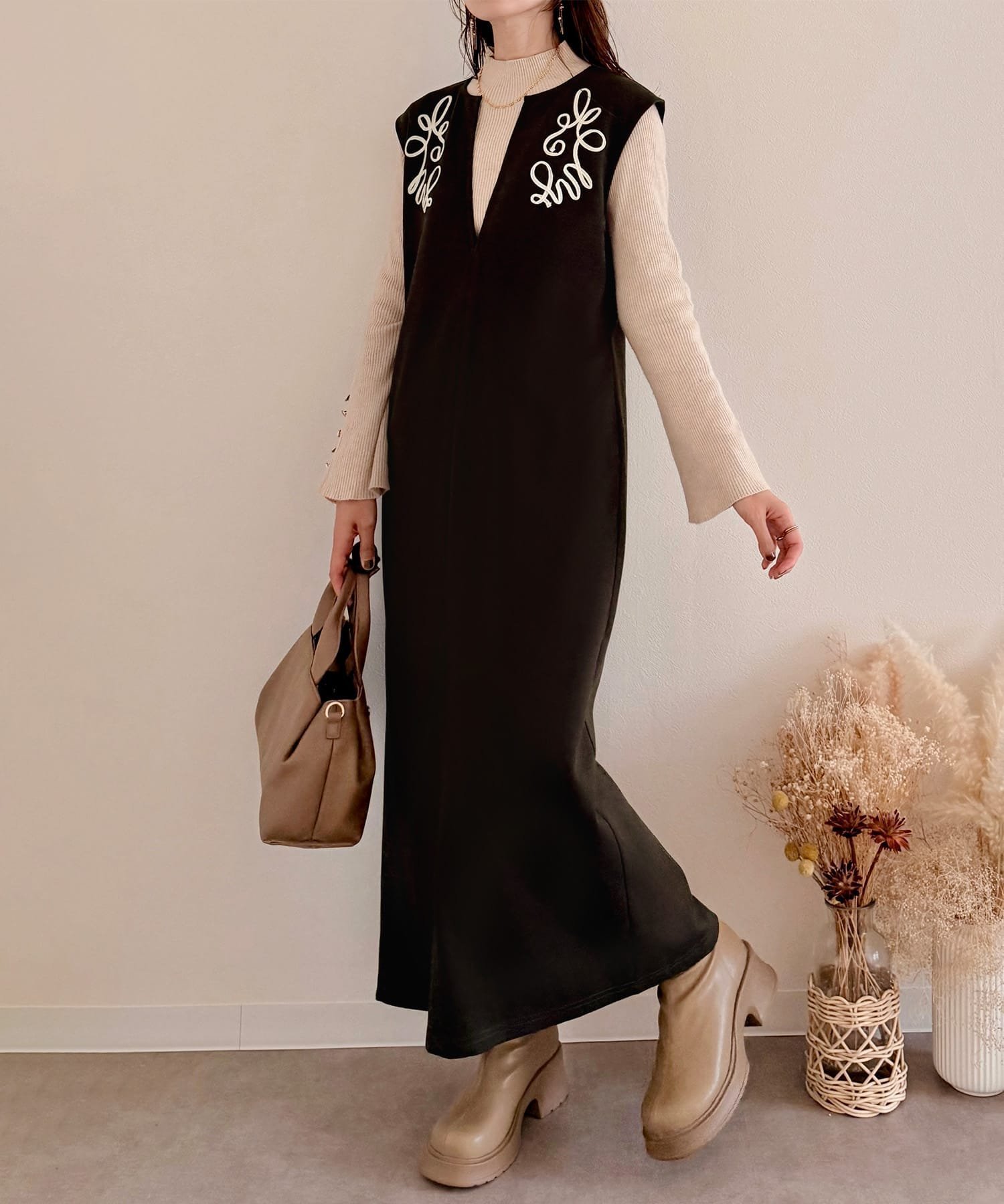 【ジュノア/JUNOAH】のコード刺繍キーネックワンピース インテリア・キッズ・メンズ・レディースファッション・服の通販 founy(ファニー) 　ファッション　Fashion　レディースファッション　Fashion for Women　ワンピース　Dresses　ブラウン|ID: prp329100004787902 ipo3291000000034749323