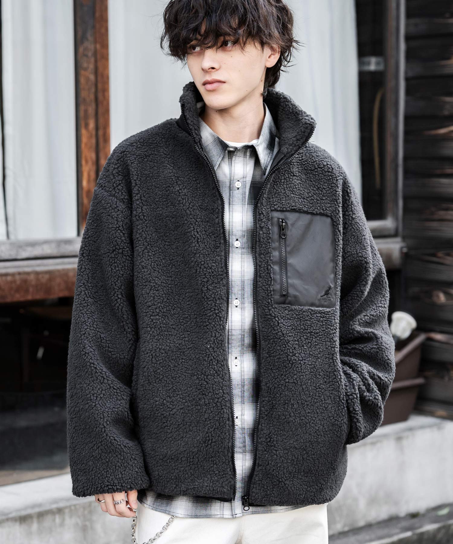 【ロッキーモンロー/Rocky Monroe】のKANGOL 別注コラボ ロゴ刺繍シープボアジャケット インテリア・キッズ・メンズ・レディースファッション・服の通販 founy(ファニー) ファッション Fashion レディースファッション Fashion for Women アウター Coat / Outerwear Collection レディースジャケット・軽アウター Jackets インナー Innerwear カットソー Cut and Sewn Top コラボ Collaboration, Collab 切替 Switching, Contrast Panel スラックス Slacks, Dress Pants トレンド Trend, Trending Now 人気 Popular, Best Seller ハイネック High Neck, Mock Neck バランス Balance, Style Balance パイピング Piping, Trim Design 別注 Limited Edition, Custom Order 防寒 Cold Protection, Winter-Ready ミックス Mix, Mixed Style メンズ Men's, Menswear リラックス Relax, Relaxed Fit ワイド Wide, Wide Fit ワンポイント One Point, Statement Accent 再入荷 Restock / Back in Stock おすすめ Recommended / Our Picks エレガント 上品 Elegant チャコール|ID: prp329100004787910 ipo3291000000034893020