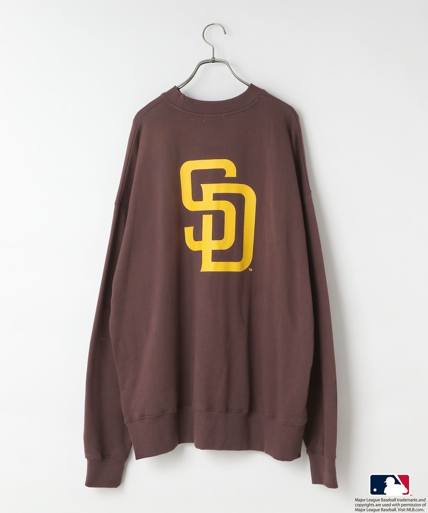 【ローリーズファーム/LOWRYS FARM】のMLBBIGスウェット インテリア・キッズ・メンズ・レディースファッション・服の通販 founy(ファニー) 　ファッション　Fashion　レディースファッション　Fashion for Women　トップス・カットソー　Cut & Sew Tops　レディースパーカー・カジュアルフーディー　Casual Hoodies & Sweatshirts　スウェット・クルーネックトップス　Sweatshirts & Crewnecks / Relaxed Fit Sweat Tops　スウェット / スエット　Sweatshirt, Sweatwear　ビッグ　Big, Oversized　パドレス|ID: prp329100004787956 ipo3291000000034791517