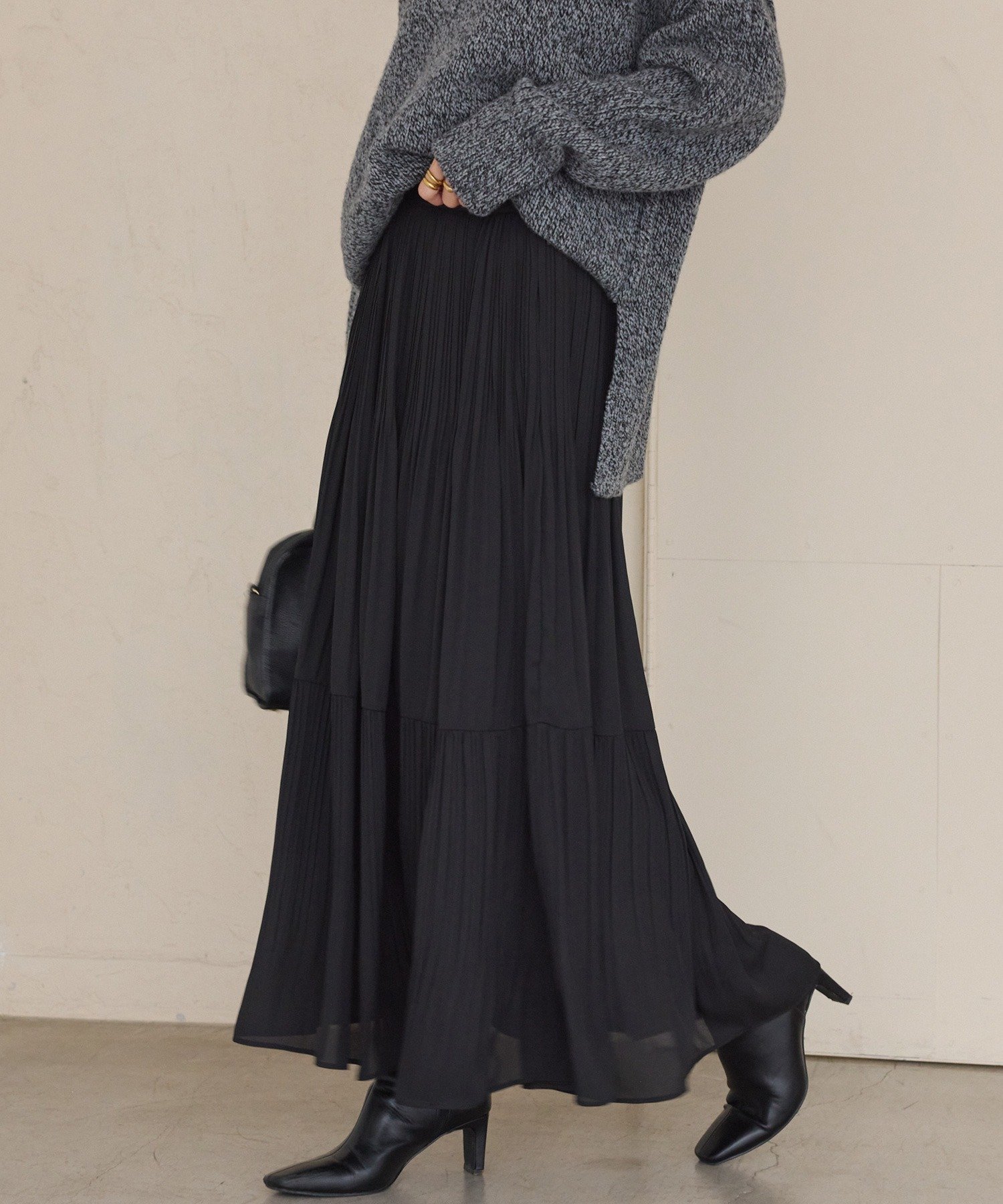 【リヴドロワ/RIVE DROITE】の【上品見え】ティアードプリーツスカート インテリア・キッズ・メンズ・レディースファッション・服の通販 founy(ファニー) 　ファッション　Fashion　レディースファッション　Fashion for Women　スカート　Skirts　プリーツスカート / 上品フェミニンスタイル　Pleated Skirts　ギャザー　Gathered, Ruffled　シアー　Sheer, See-Through　シフォン　Chiffon, Lightweight Fabric　ジョーゼット　Georgette, Semi-Sheer Fabric　ティアードスカート　Tiered Skirt, Flounced Skirt　プリーツ　Pleats, Pleated　ポケット　Pocket, Pocket Detail　冬　Winter / This Winter　再入荷　Restock / Back in Stock　おすすめ　Recommended / Our Picks　エレガント 上品　Elegant　ブラック|ID: prp329100004787960 ipo3291000000034998758