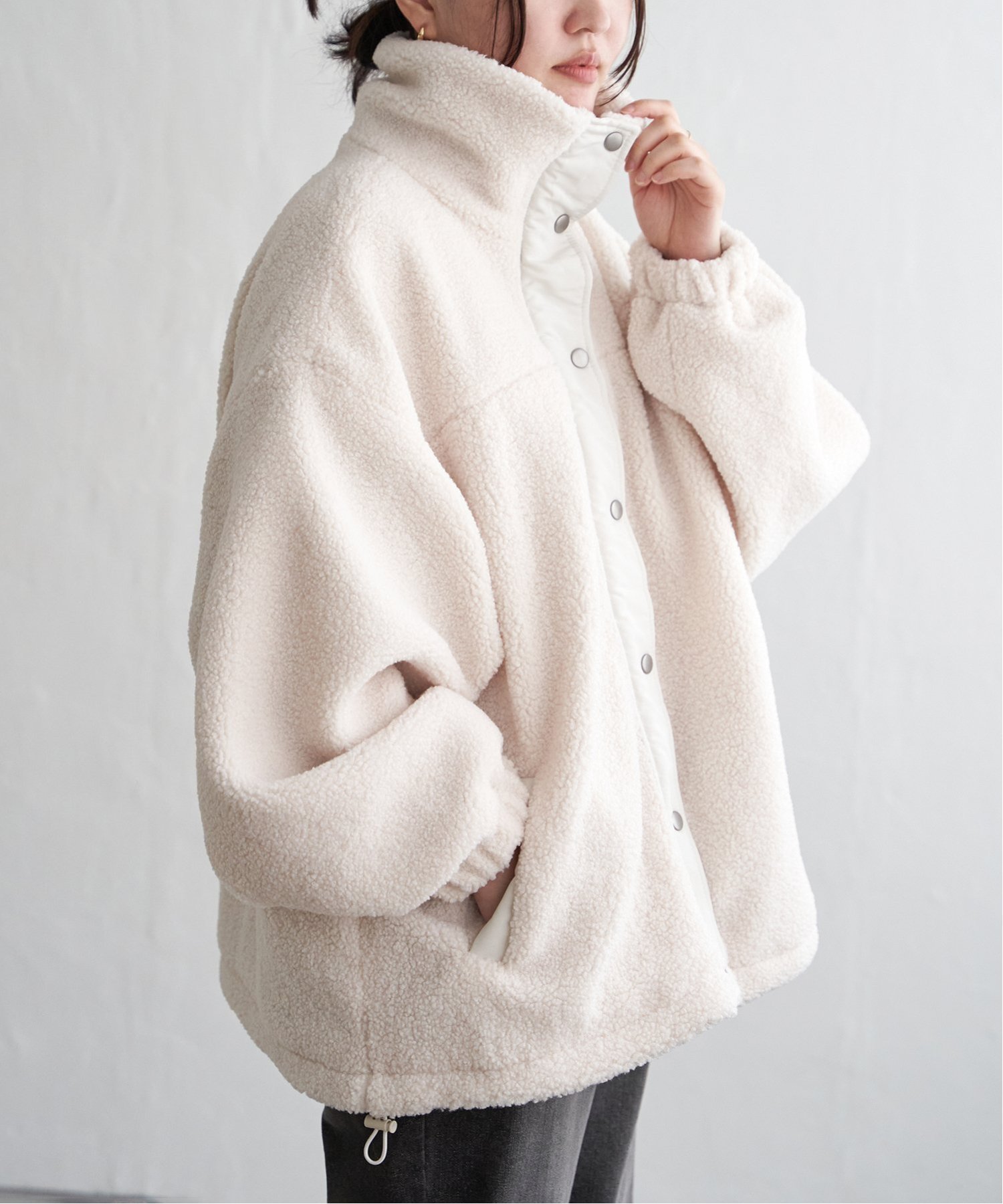 【ヴァンス エクスチェンジ/VENCE EXCHANGE】のボアスタンドブルゾン インテリア・キッズ・メンズ・レディースファッション・服の通販 founy(ファニー) 　ファッション　Fashion　レディースファッション　Fashion for Women　アウター　Coat / Outerwear Collection　ブルゾンジャケット・スポーティアウター　Blouson Jackets　シンプル　Simple, Minimal　ジップ　Zip, Zipper　スタンド　Stand Collar, Upright Stand　デニム　Denim, Jeans Material　トレンド　Trend, Trending Now　バランス　Balance, Style Balance　ブルゾン　Blouson, Bomber Jacket　ベーシック　Basic, Essential　ポケット　Pocket, Pocket Detail　防寒　Cold Protection, Winter-Ready　ワイド　Wide, Wide Fit　おすすめ　Recommended / Our Picks　ホワイト|ID: prp329100004787975 ipo3291000000034749626