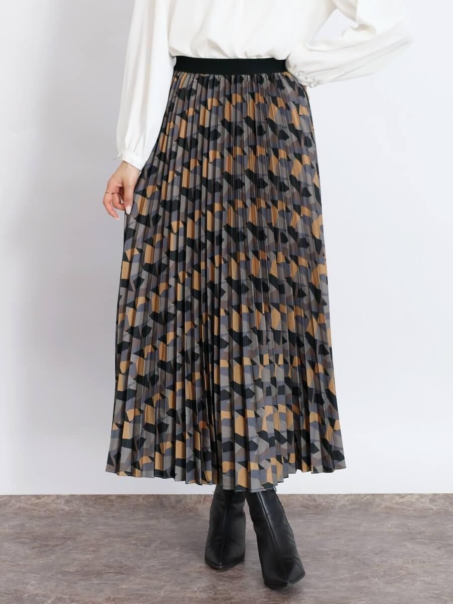 【ヴァン/Vin】のとろみプリーツスカート インテリア・キッズ・メンズ・レディースファッション・服の通販 founy(ファニー) 　ファッション　Fashion　レディースファッション　Fashion for Women　スカート　Skirts　プリーツスカート / 上品フェミニンスタイル　Pleated Skirts　とろみ　Fluid, Flowy Fabric　エレガント 上品　Elegant　カーディガン　Cardigan, Knitwear　クラシカル　Classical, Vintage-Inspired　コンパクト　Compact, Small Size　シューズ　Shoes, Footwear　タートルネック　Turtleneck, High Neck　バランス　Balance, Style Balance　フラット　Flat, Flat Shoes　プリント　Print, Printed Pattern　プリーツ　Pleats, Pleated　ロング　Long, Long-Length　秋　Autumn　チャコールグレー|ID: prp329100004787989 ipo3291000000034965038