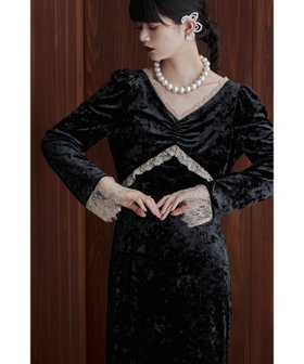 【ビーフラット/bflat】のクラッシュベロアランジェリー風ドレス 人気、トレンドファッション・服の通販 founy(ファニー) ファッション Fashion レディースファッション Fashion for Women ワンピース Dresses フォーマル・パーティードレス・結婚式用ドレス Elegant & Casual Dresses アクセサリー Fashion Accessories ギャザー Gathered, Ruffled スリーブ Sleeve, Long Sleeve / Short Sleeve デコルテ Décolleté, Neckline トレンド Trend, Trending Now ドレス Dress, One-Piece バランス Balance, Style Balance フリル Frill, Ruffle ベスト Vest, Waistcoat ベロア Velour, Soft Velvet ランジェリー Lingerie, Intimate Wear ランダム Random, Irregular レース Lace, Lace Fabric おすすめ Recommended / Our Picks |ID:prp329100004788033